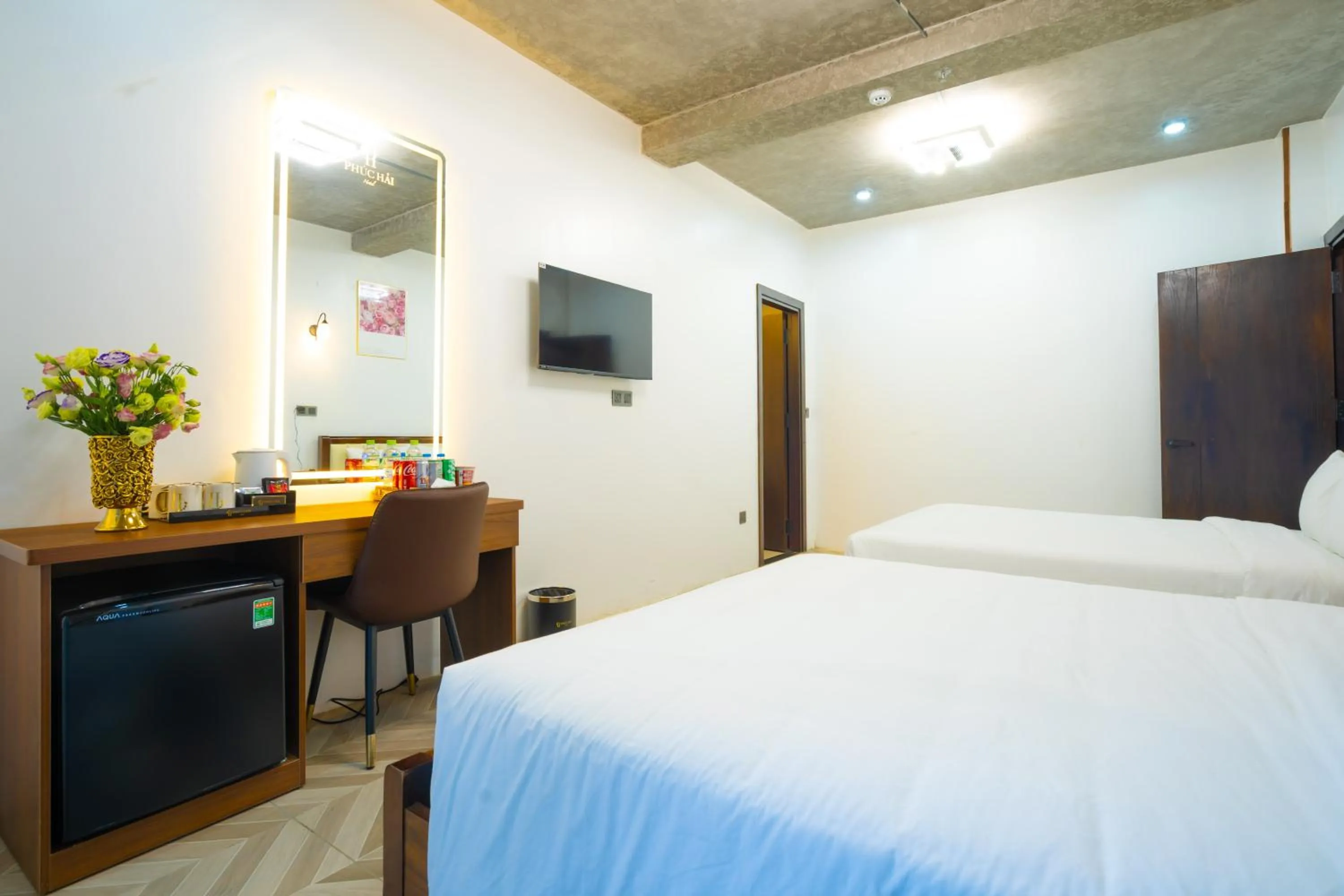 Photo of the whole room, Bed in Phuc Hai Hotel Da Lat