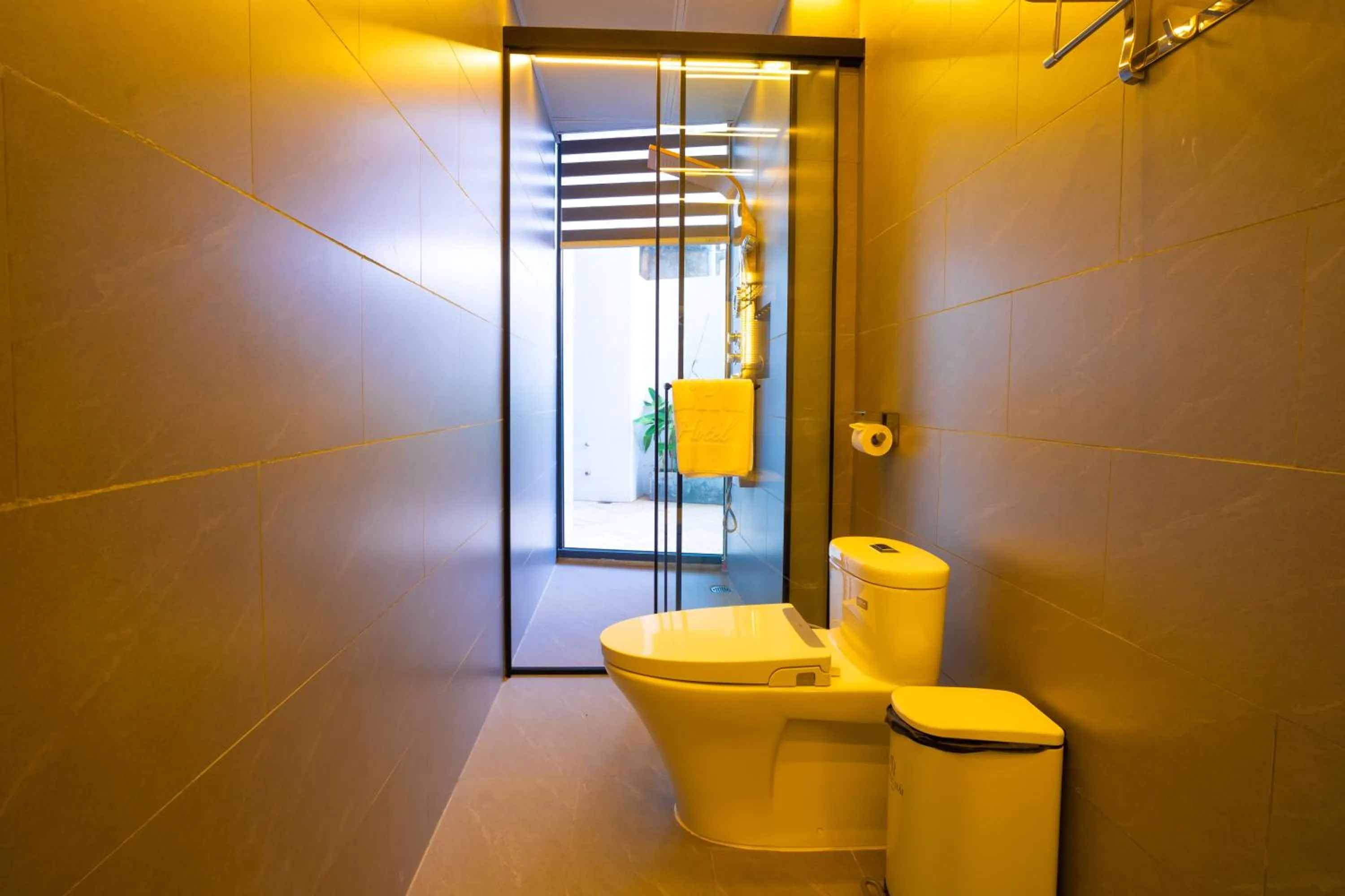 Shower in Phuc Hai Hotel Da Lat