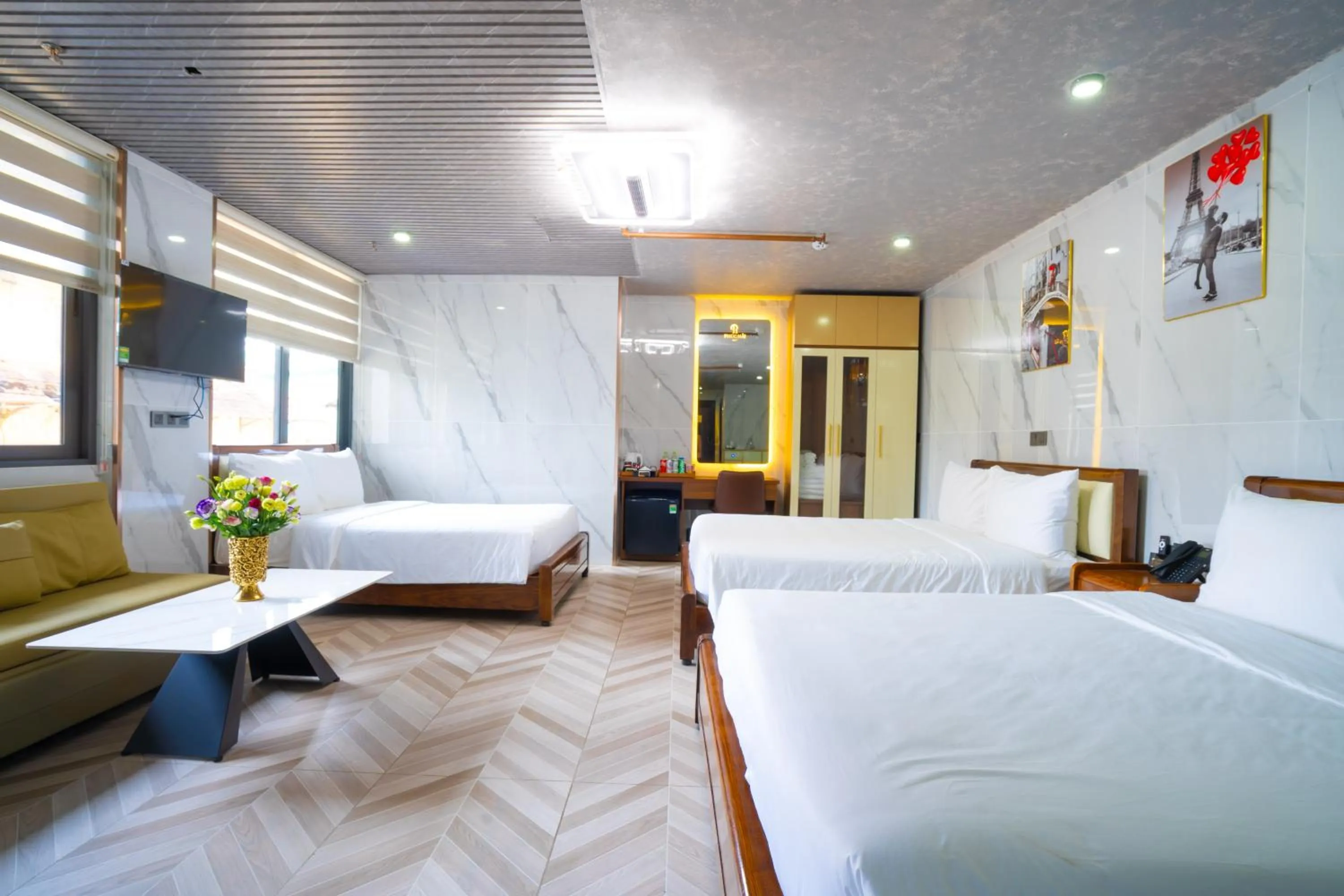 Living room, Bed in Phuc Hai Hotel Da Lat