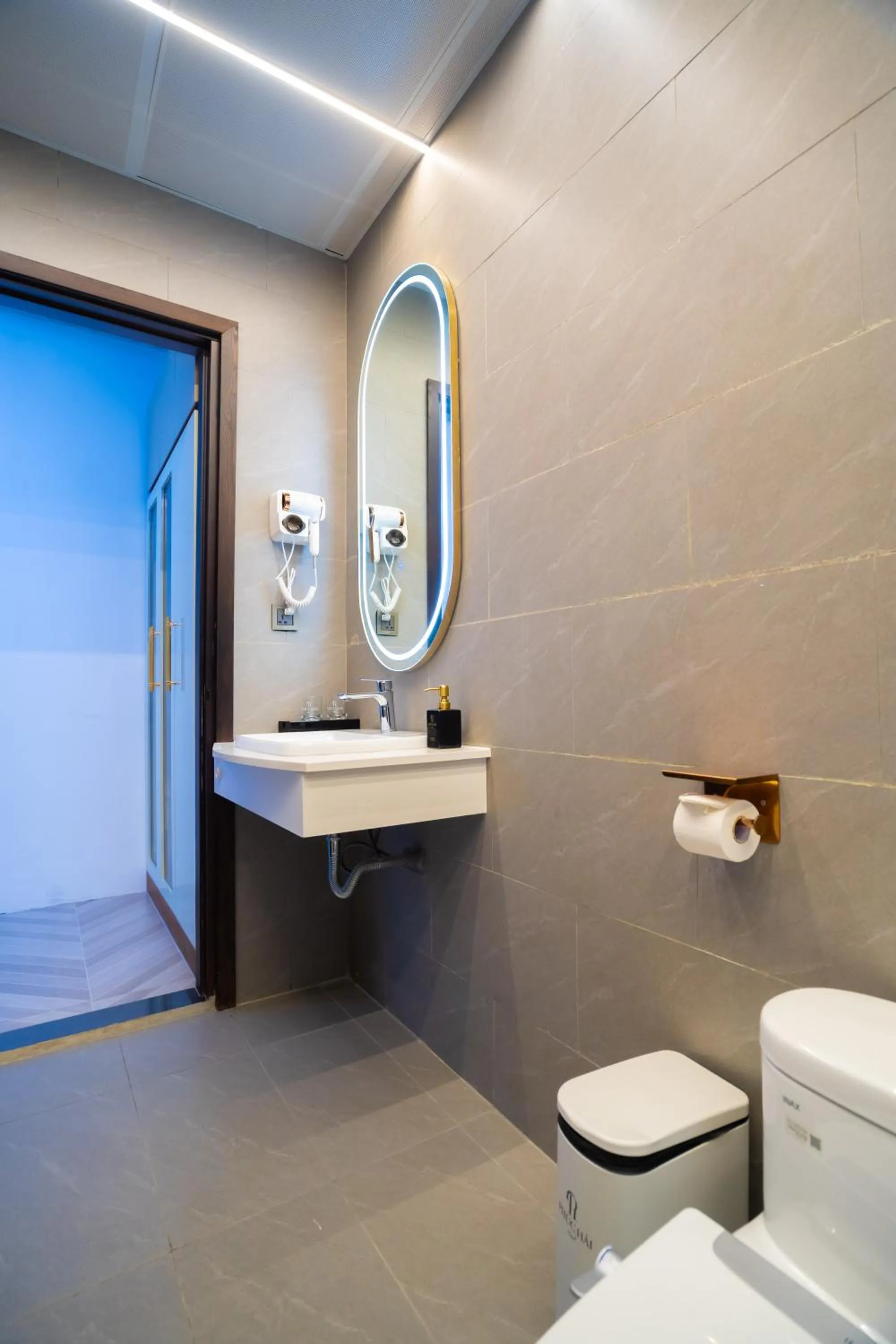 bidet in Phuc Hai Hotel Da Lat