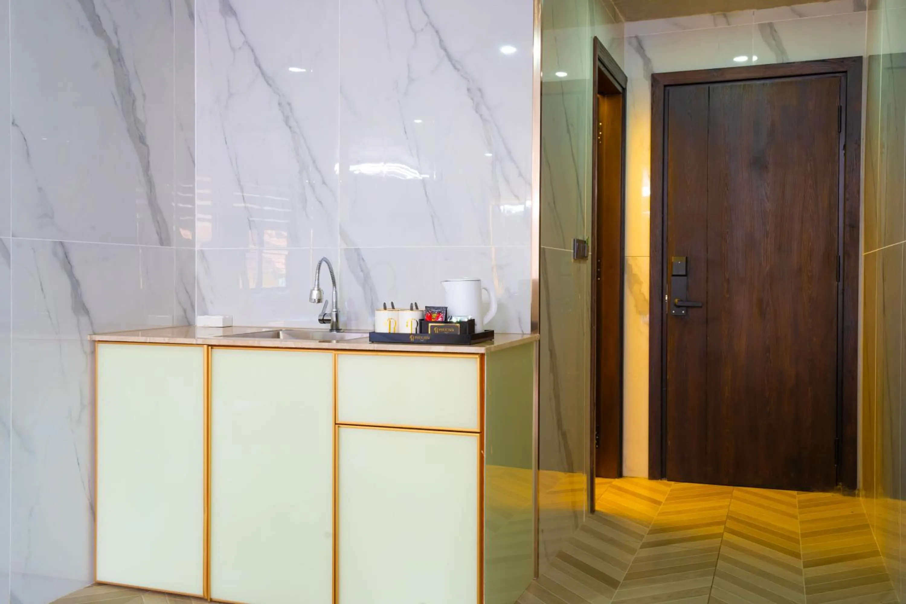 Shower in Phuc Hai Hotel Da Lat