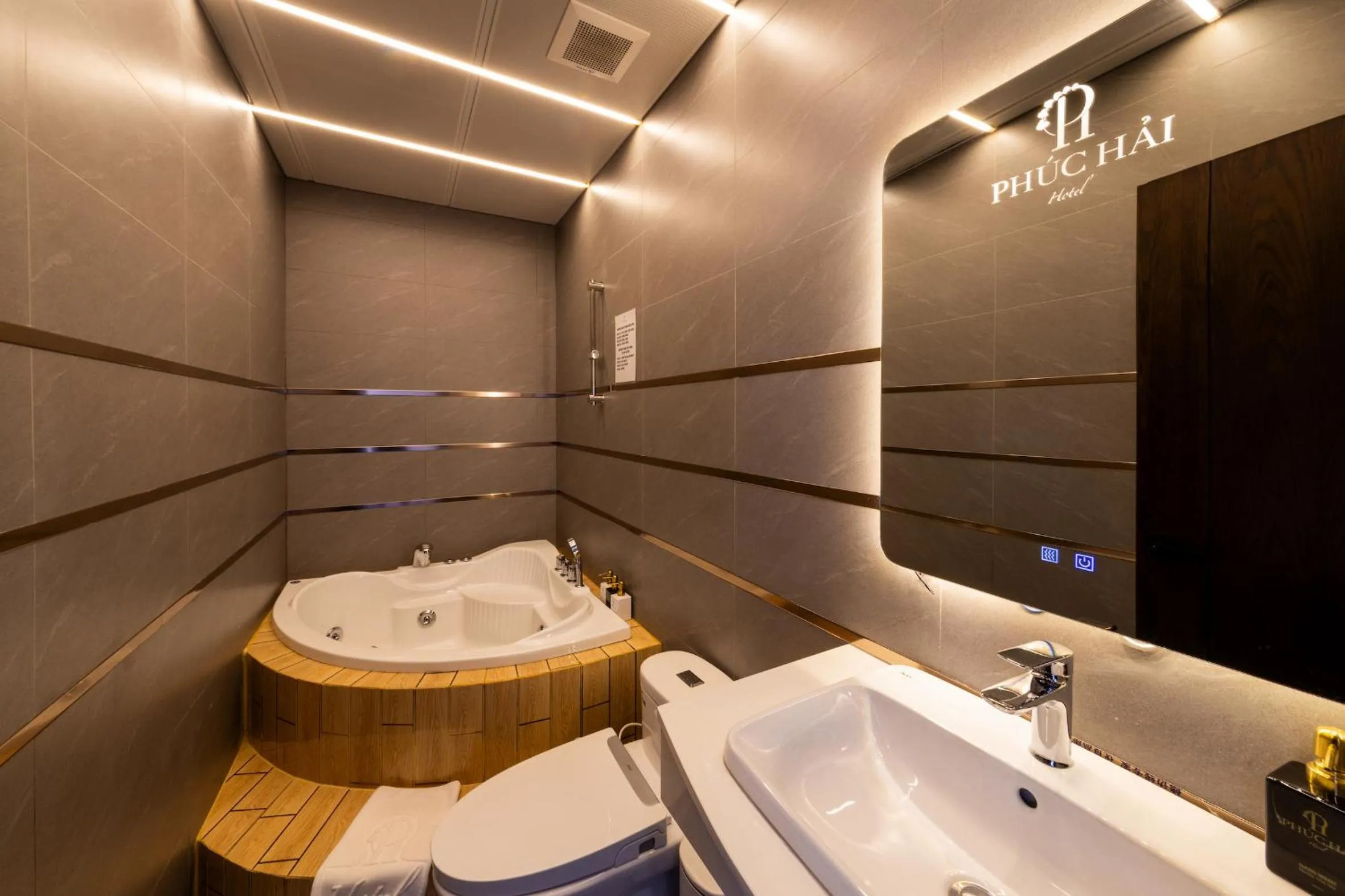 Bathroom in Phuc Hai Hotel Da Lat