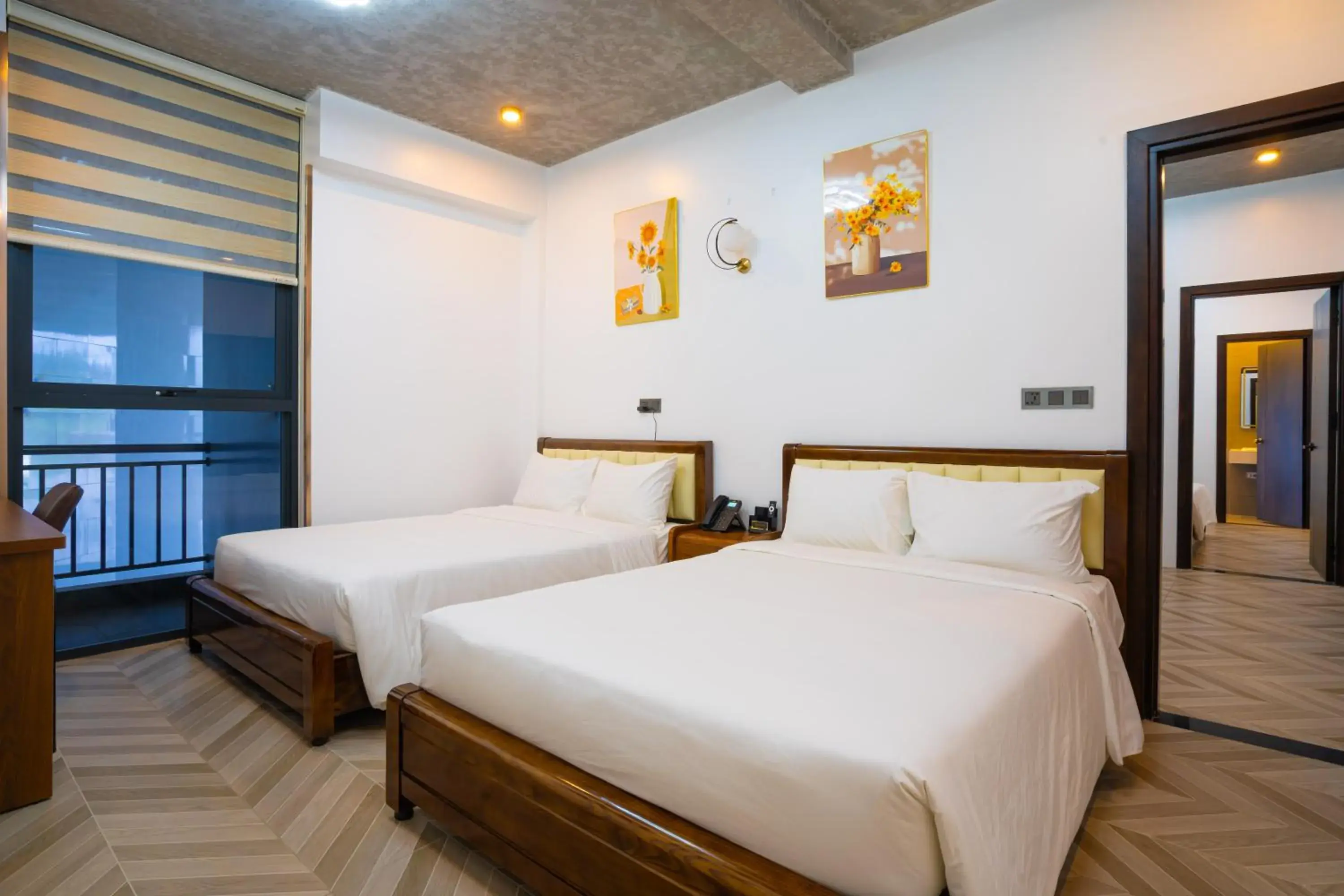 Two-Bedroom Deluxe Apartment with Balcony in Phuc Hai Hotel Da Lat Two-Bedroom Deluxe Apartment with Balcony in Phuc Hai Hotel Da Lat