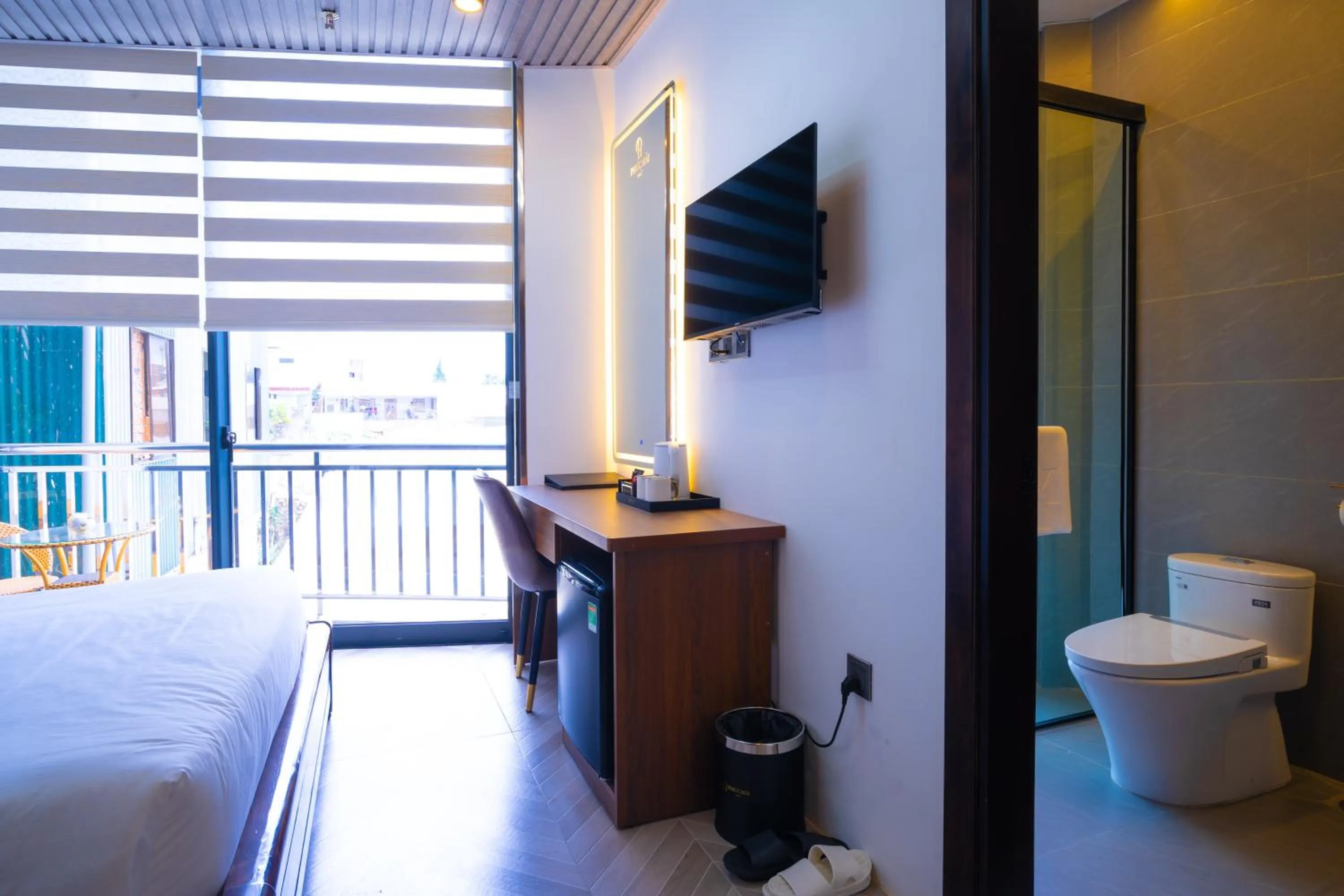 Living room, Bed in Phuc Hai Hotel Da Lat