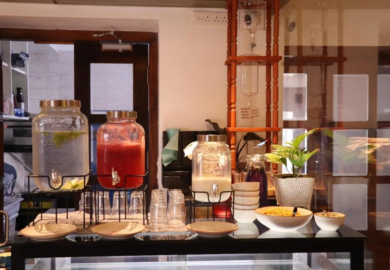 Food and drinks in La Papillon Maison