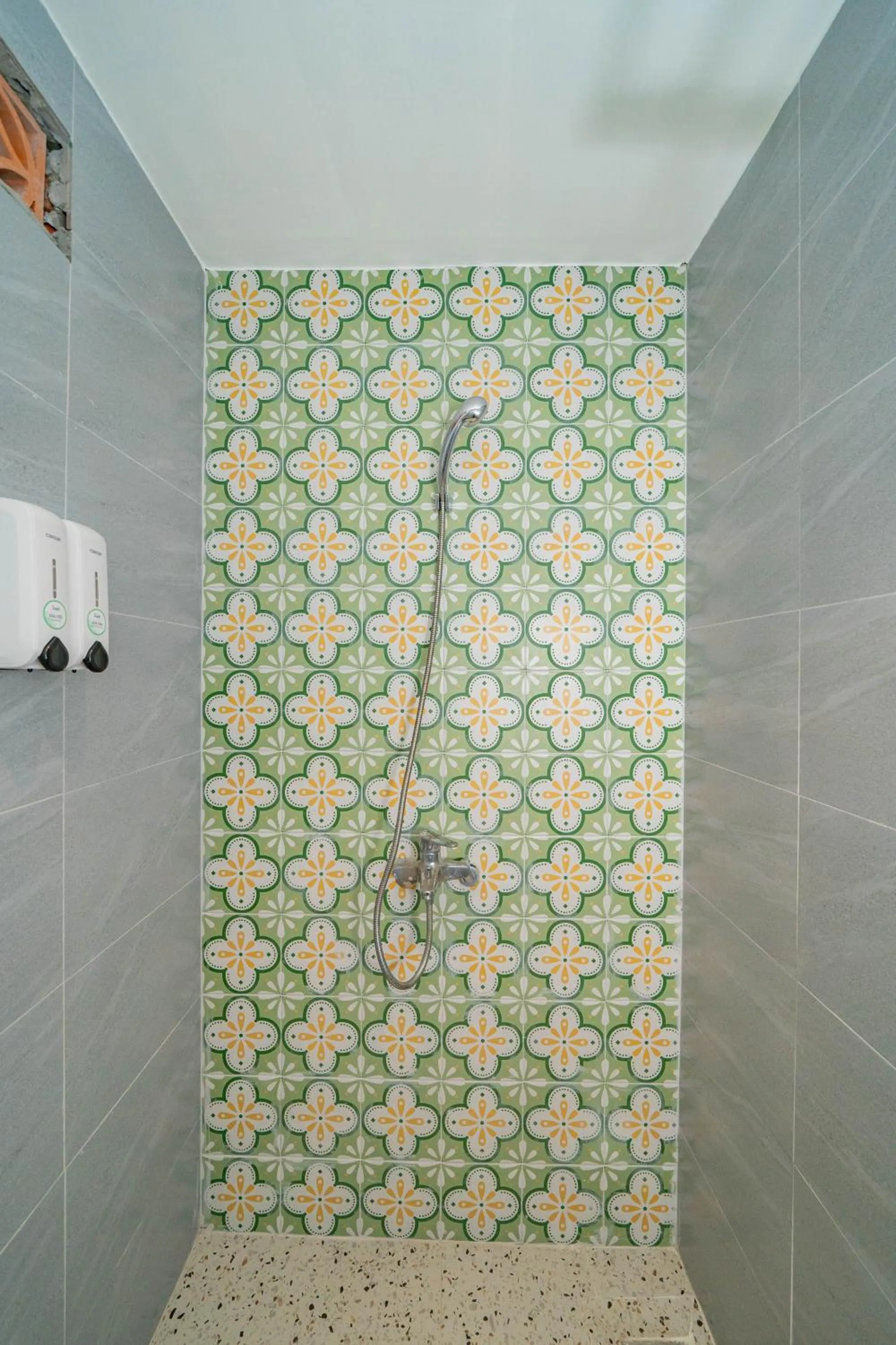 Shower in Sujet Hotel Da Nang