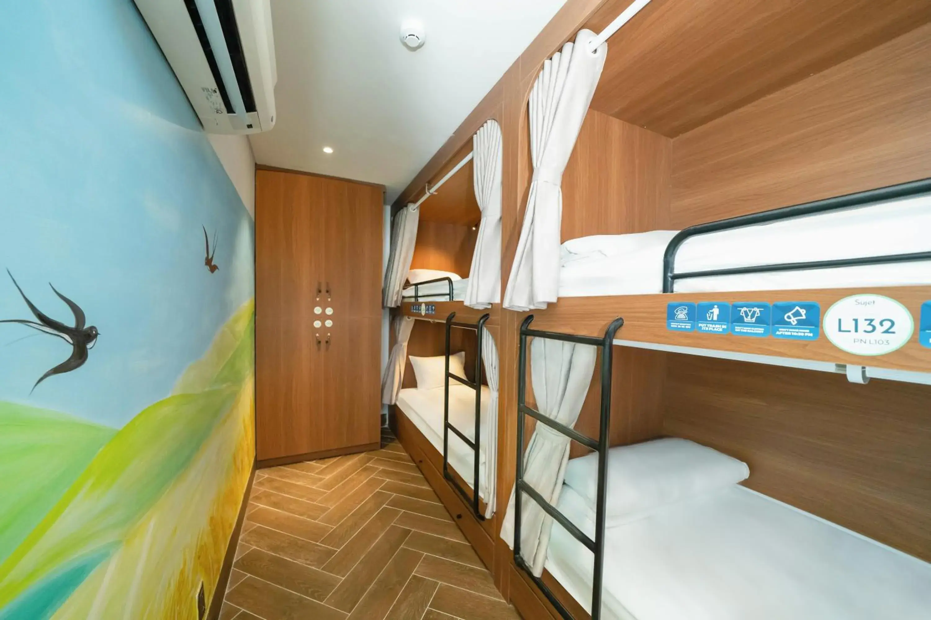 6-Bed Mixed Dormitory Room in Sujet Hotel Da Nang 6-Bed Mixed Dormitory Room in Sujet Hotel Da Nang