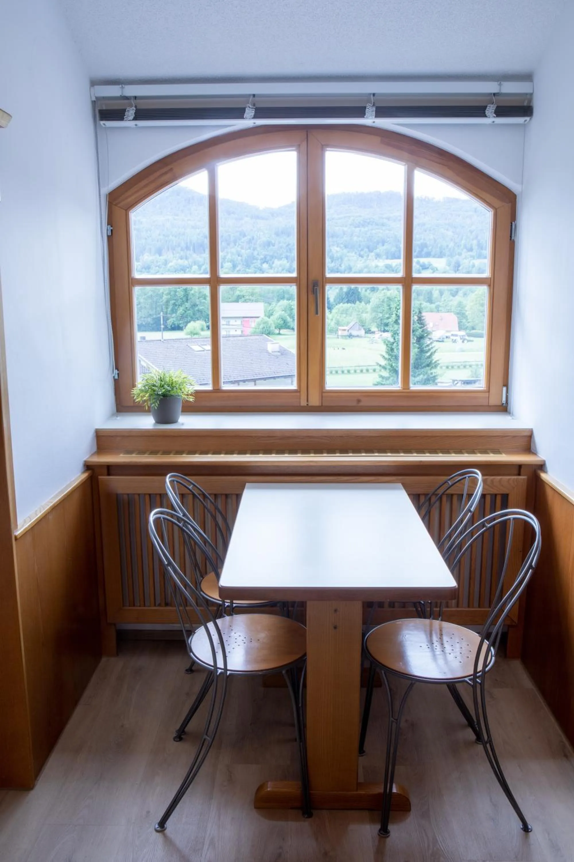 Dining area in Ferienwohnungen Gabriel