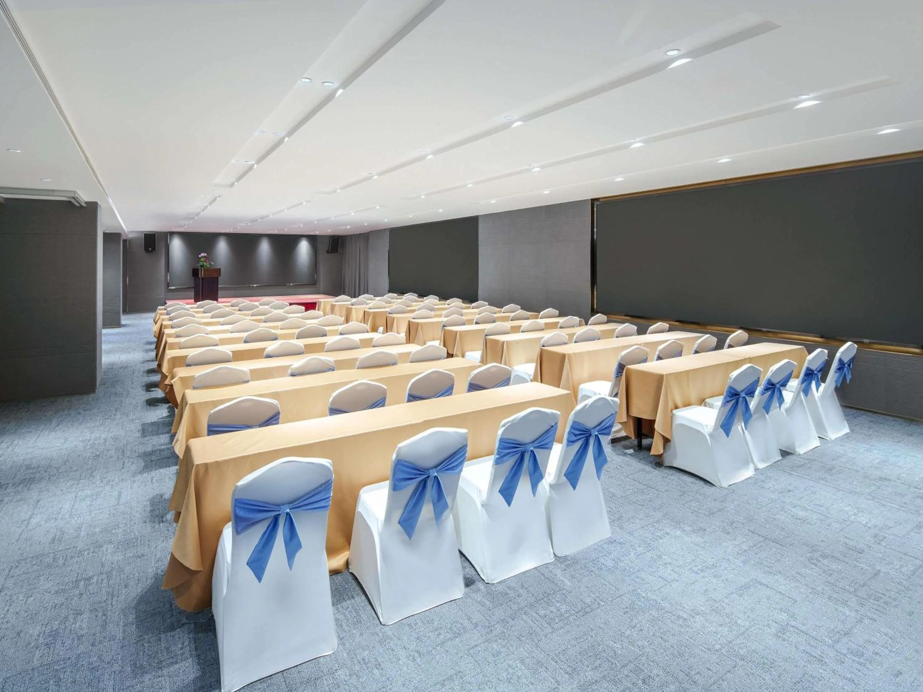 Meeting/conference room in Novotel Shenzhen Bantian