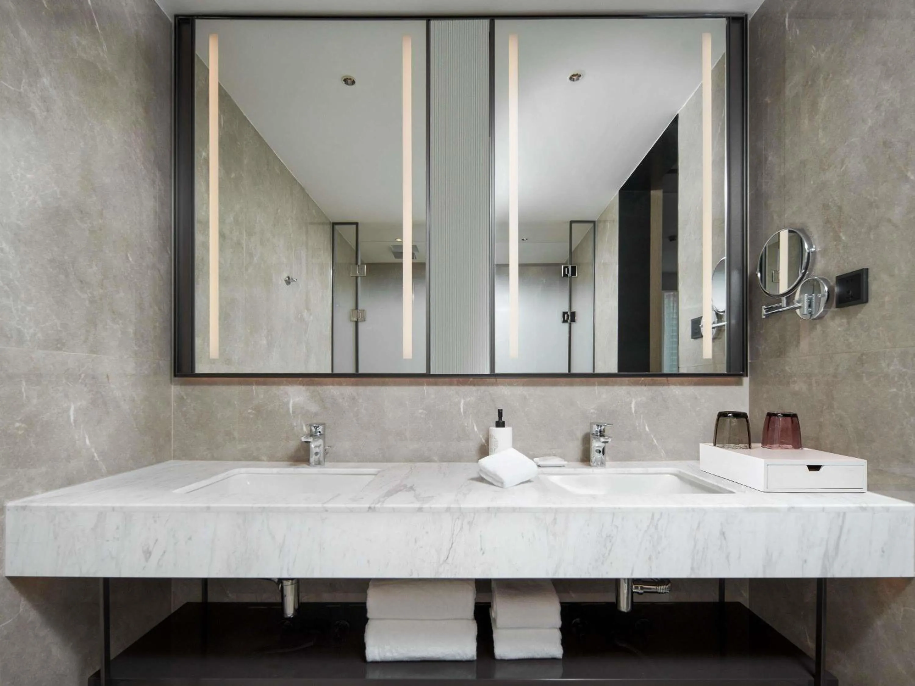 Bedroom in Grand Mercure Wuhan Hanyang