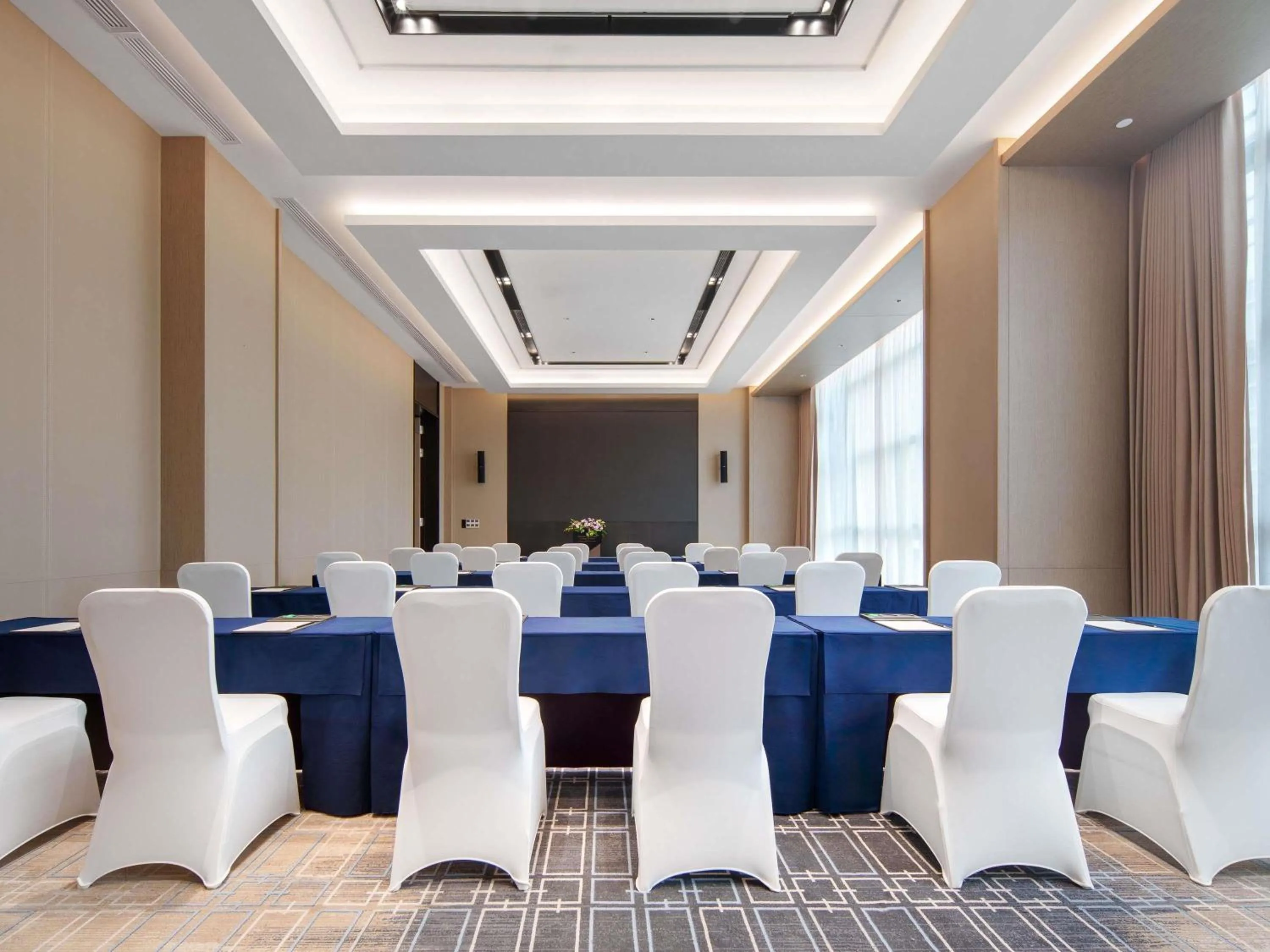 Meeting/conference room in Grand Mercure Wuhan Hanyang