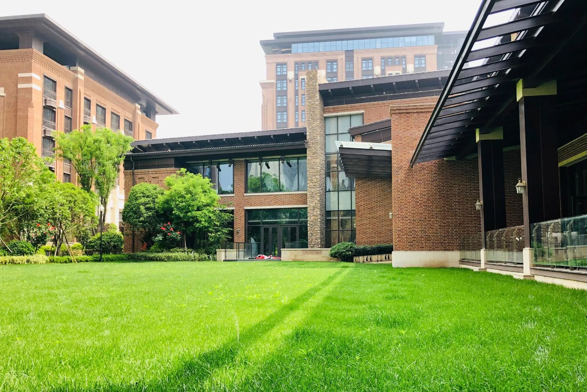 Property building in Swissotel Xi' an Xinxing Hot Spring