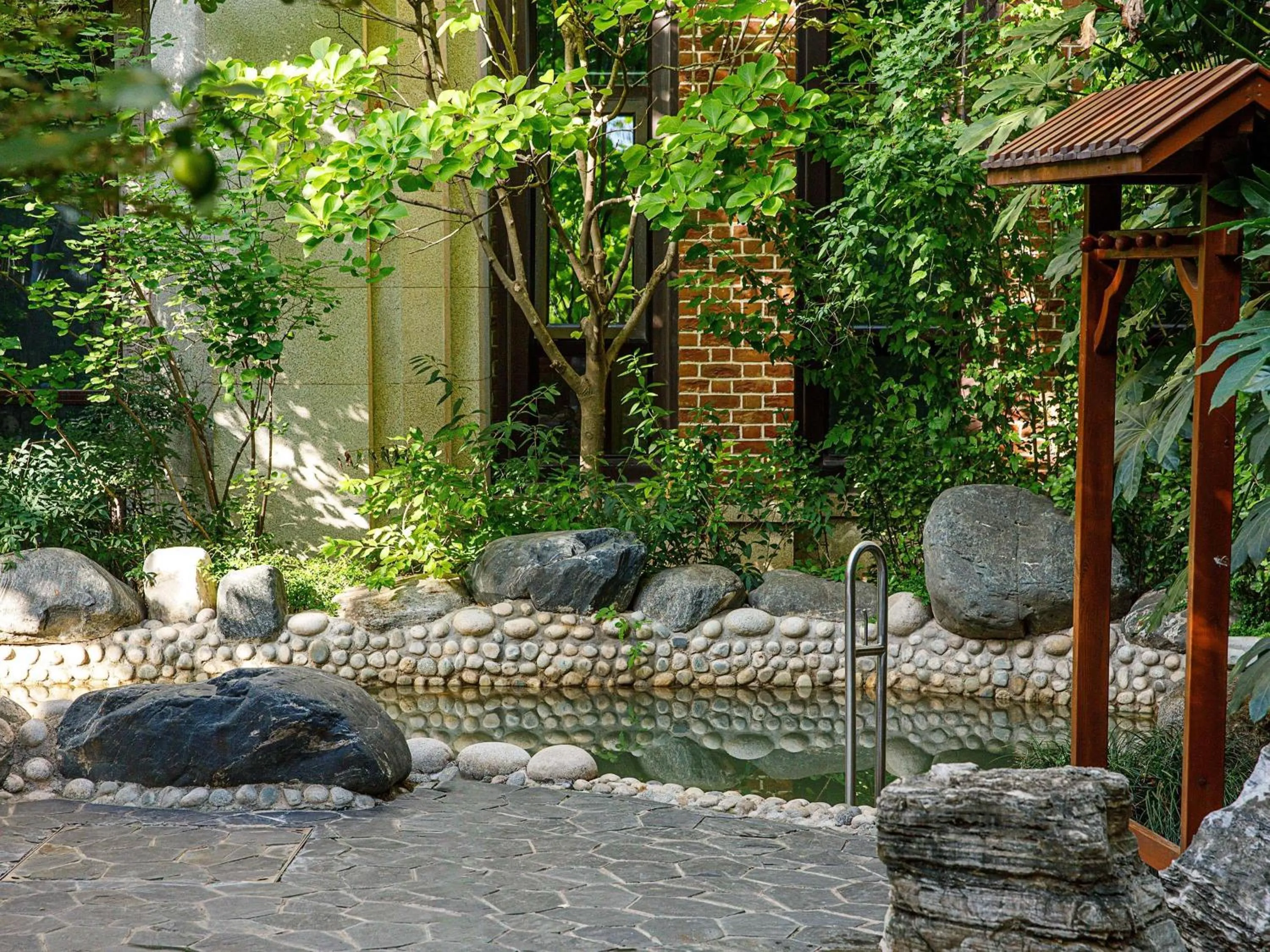 Property building in Swissotel Xi' an Xinxing Hot Spring