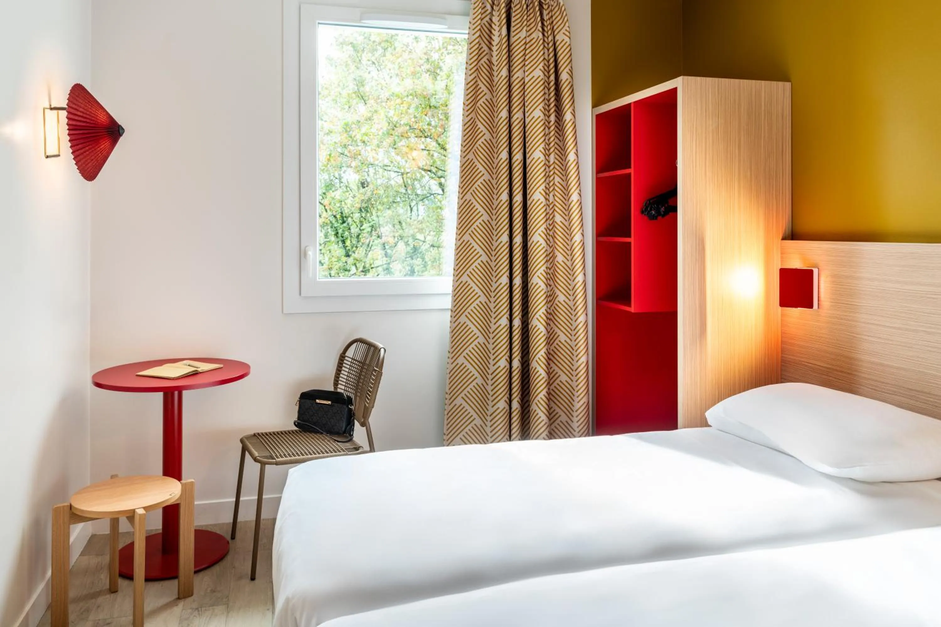 Photo of the whole room, Bed in ibis Styles Prévessin Genève Aéroport