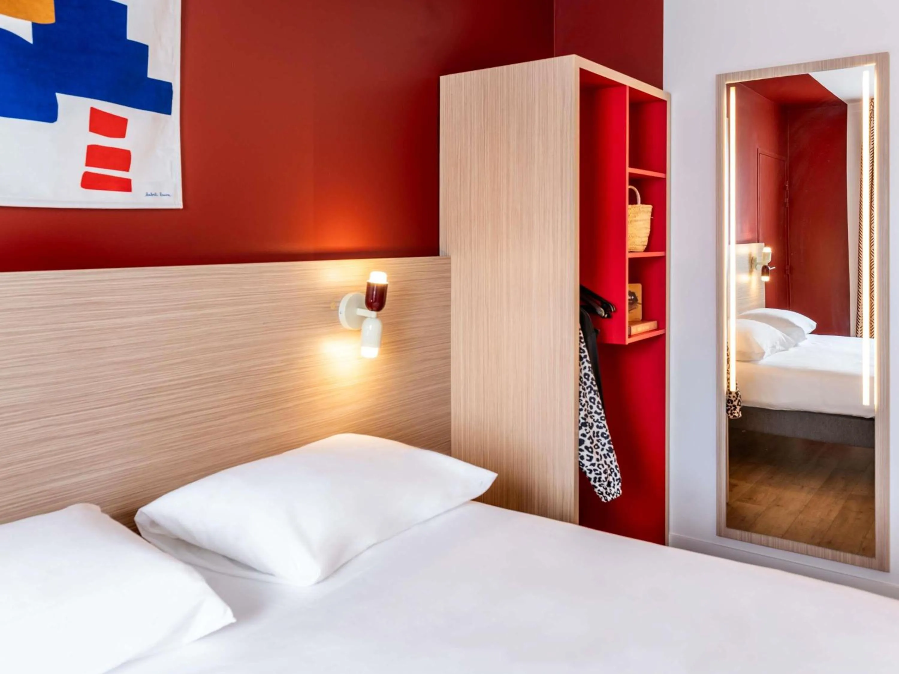 Bedroom, Bed in ibis Styles Prévessin Genève Aéroport