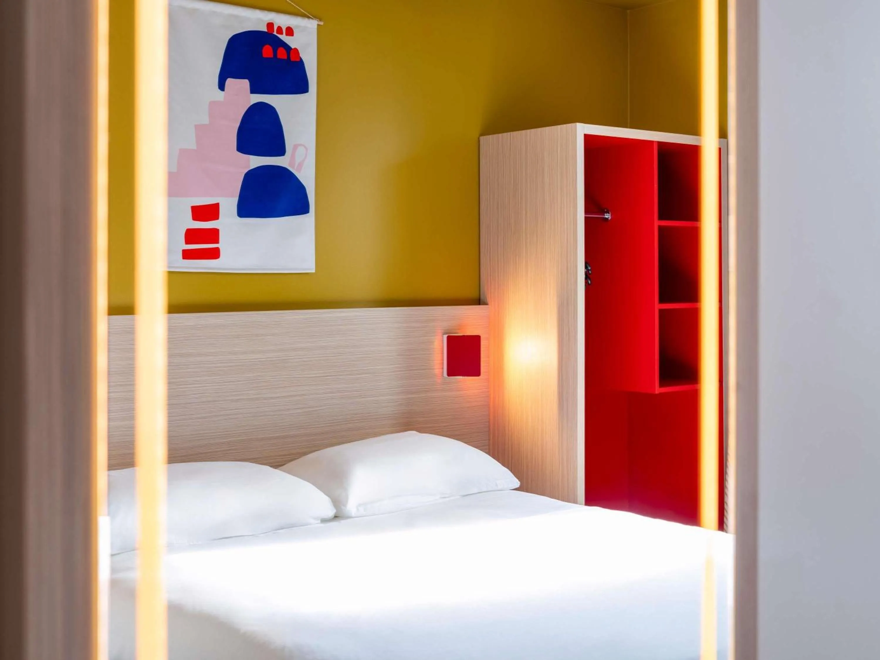 Bedroom, Bed in ibis Styles Prévessin Genève Aéroport