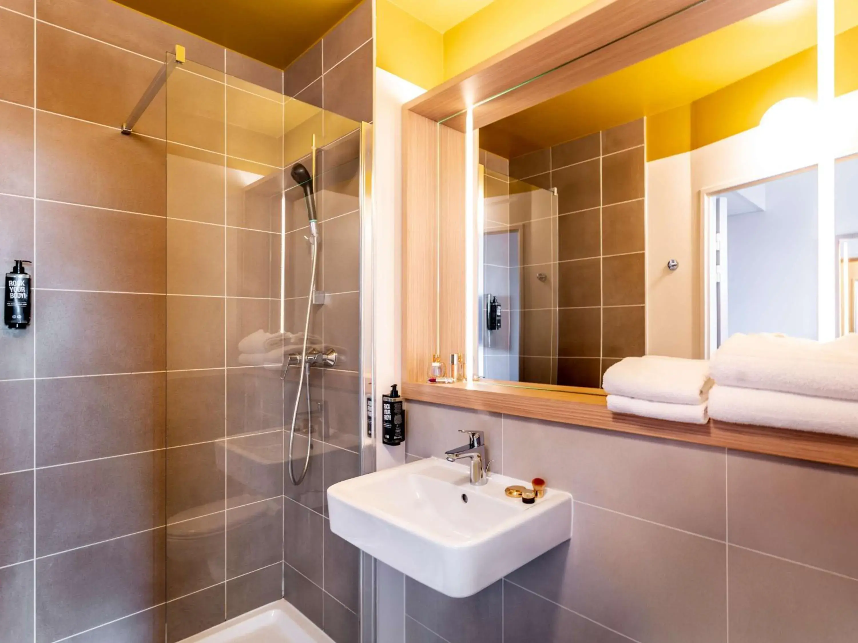 Standard Twin Room in ibis Styles Prévessin Genève Aéroport Standard Twin Room in ibis Styles Prévessin Genève Aéroport