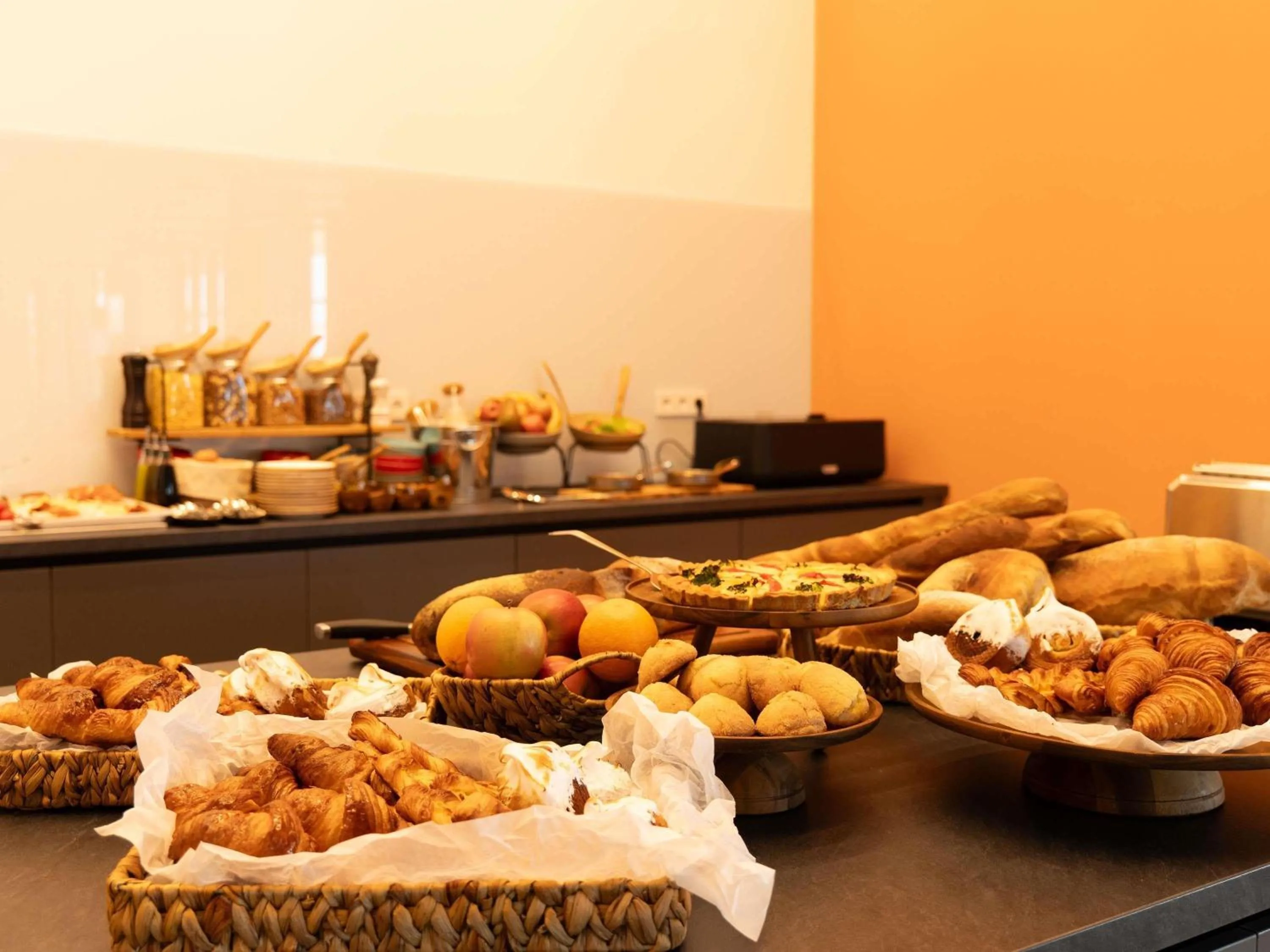 Restaurant/places to eat in ibis Styles Chisinau