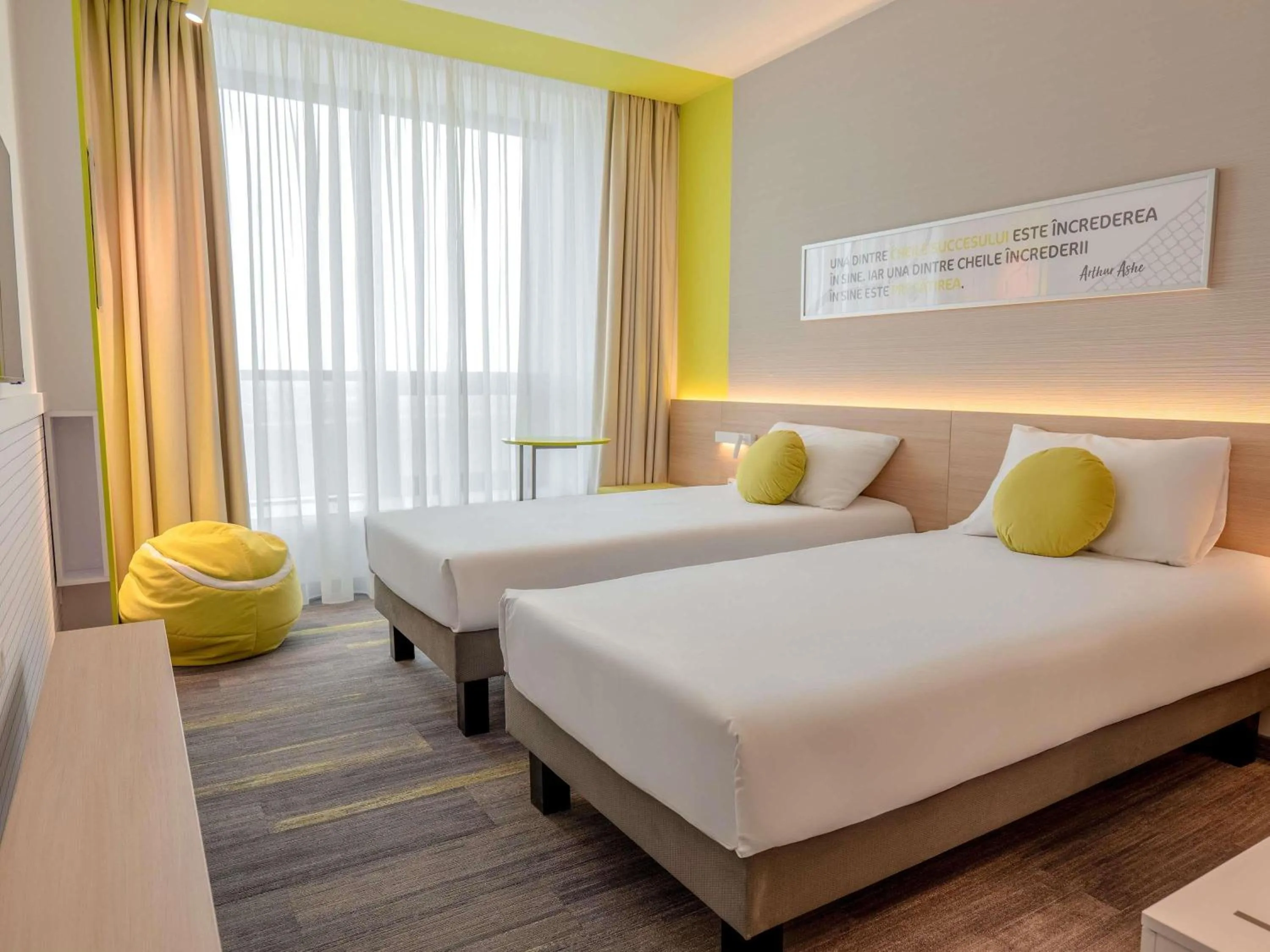 Property building, Bed in ibis Styles Chisinau
