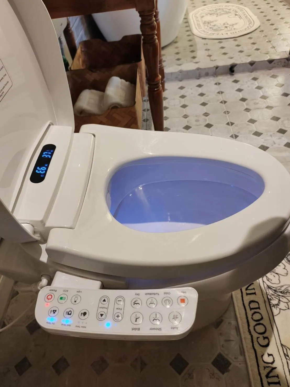 Toilet in The Motuga Hostel Bangkok