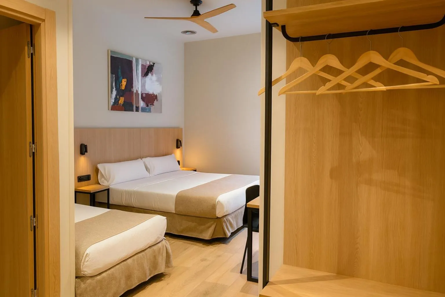 Bed in Aerohotel Barcelona Airport 24h