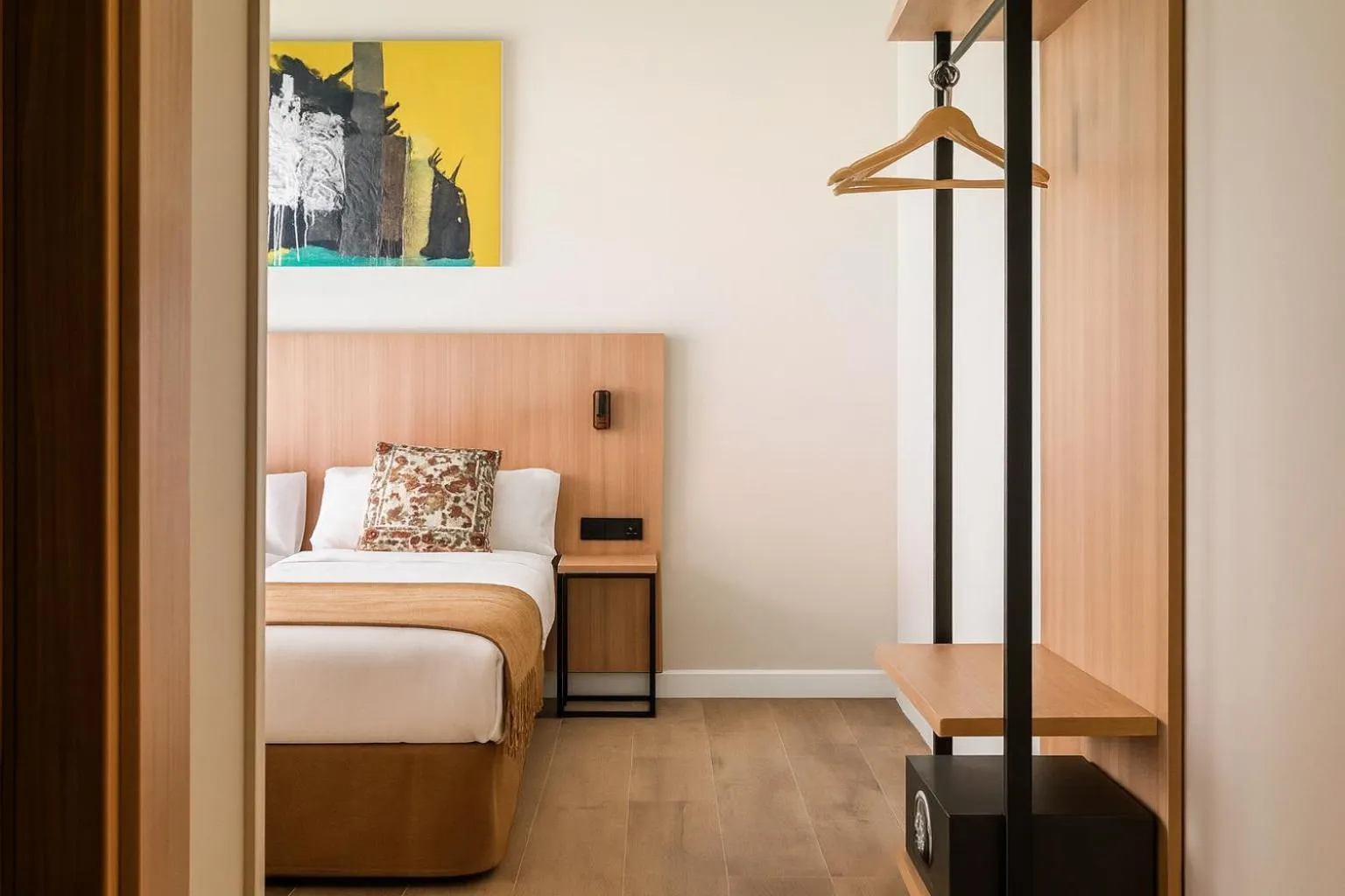 Bedroom, Bed in Aerohotel Barcelona Airport 24h