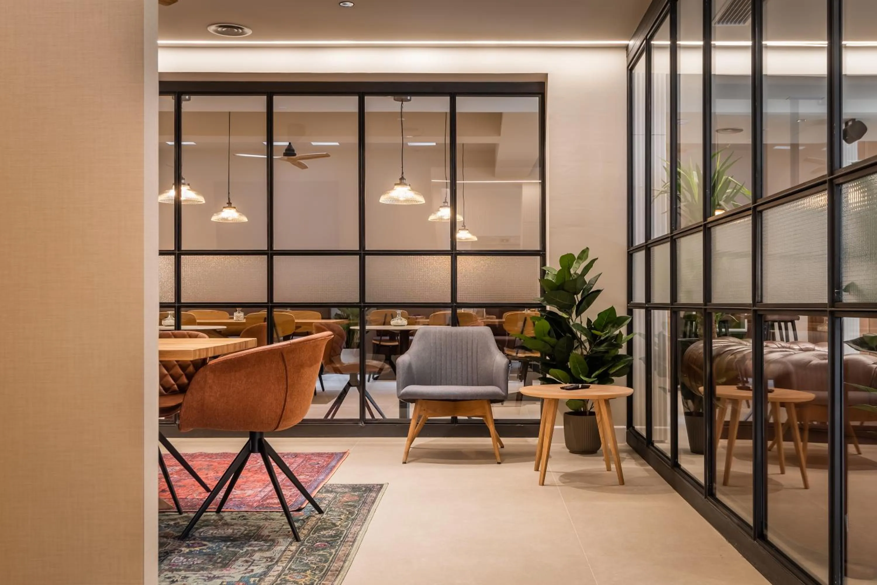 Seating area in Aerohotel Barcelona Airport 24h