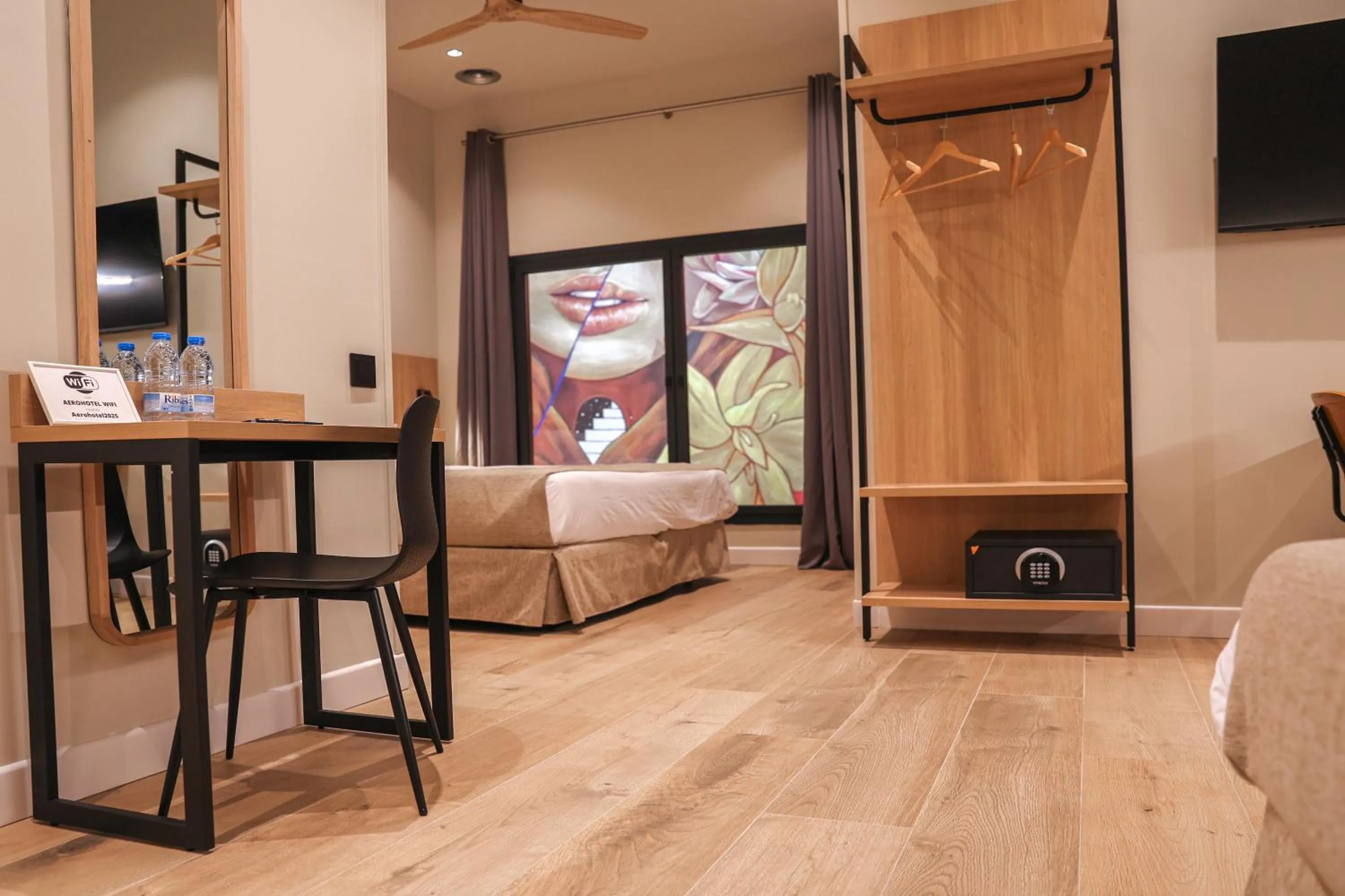 wardrobe, Bed in Aerohotel Barcelona Airport 24h