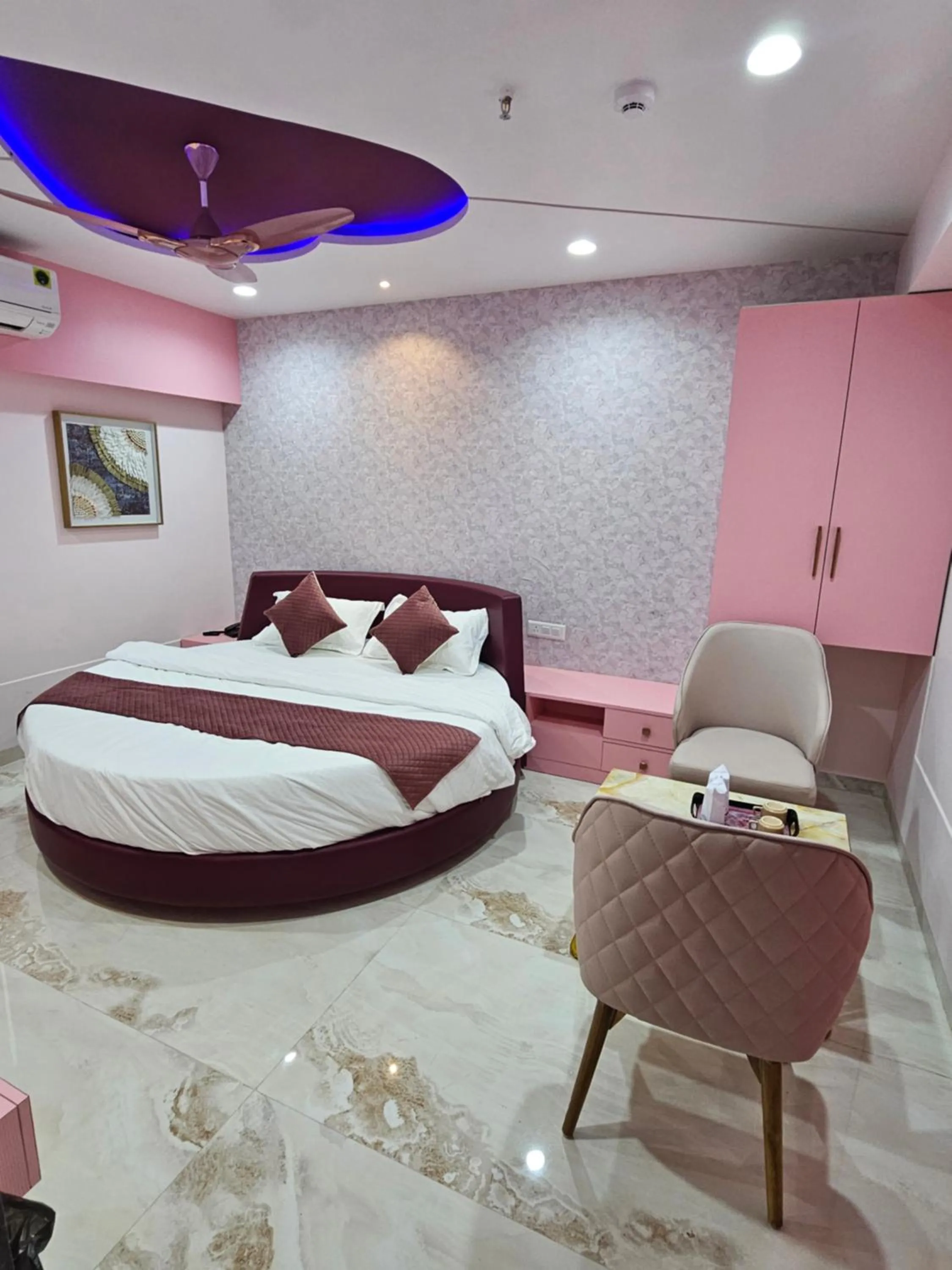 Bed in The Eiffel Hotel & Banquet