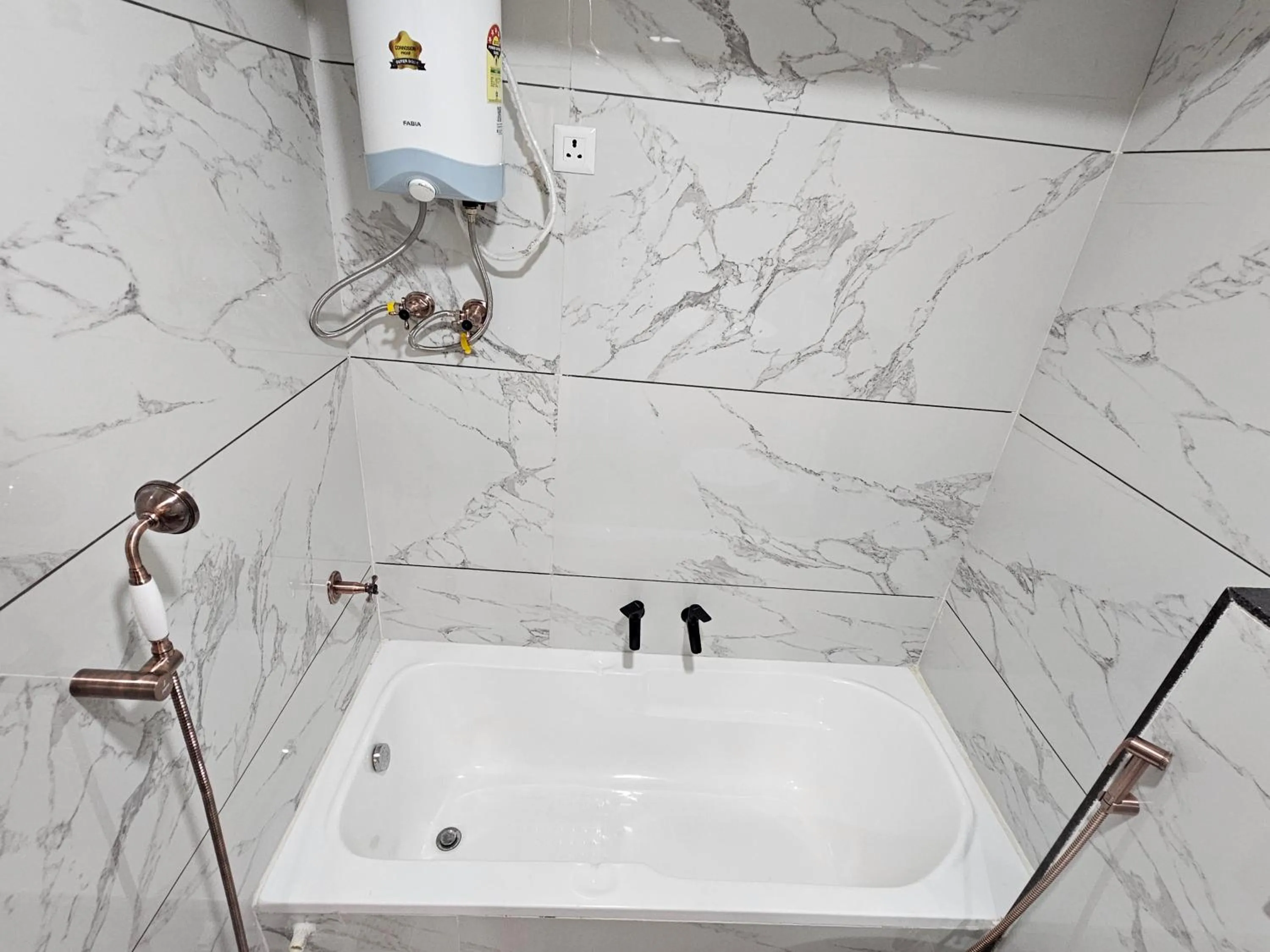 Shower in The Eiffel Hotel & Banquet