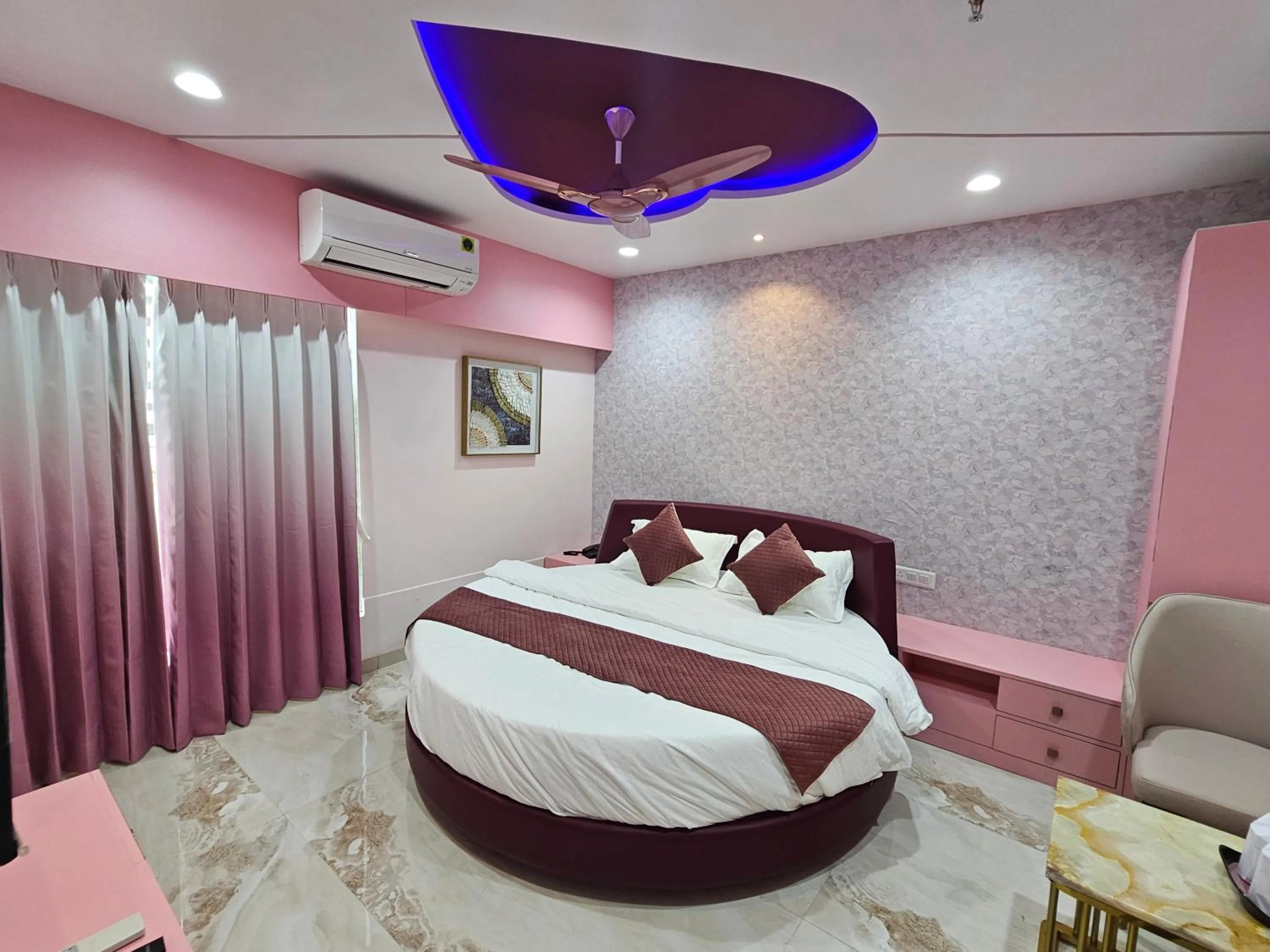 Bed in The Eiffel Hotel & Banquet