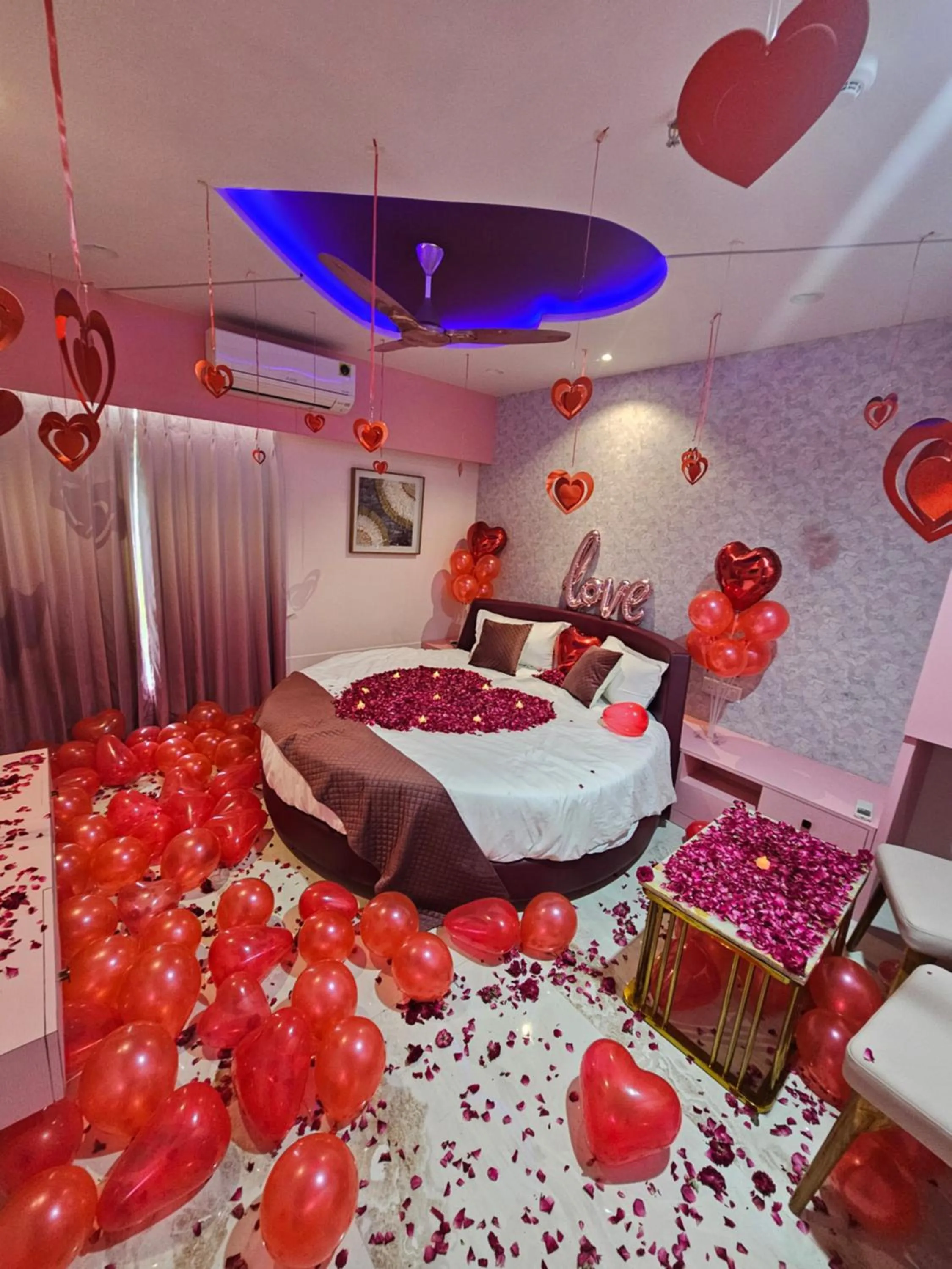 Bed in The Eiffel Hotel & Banquet