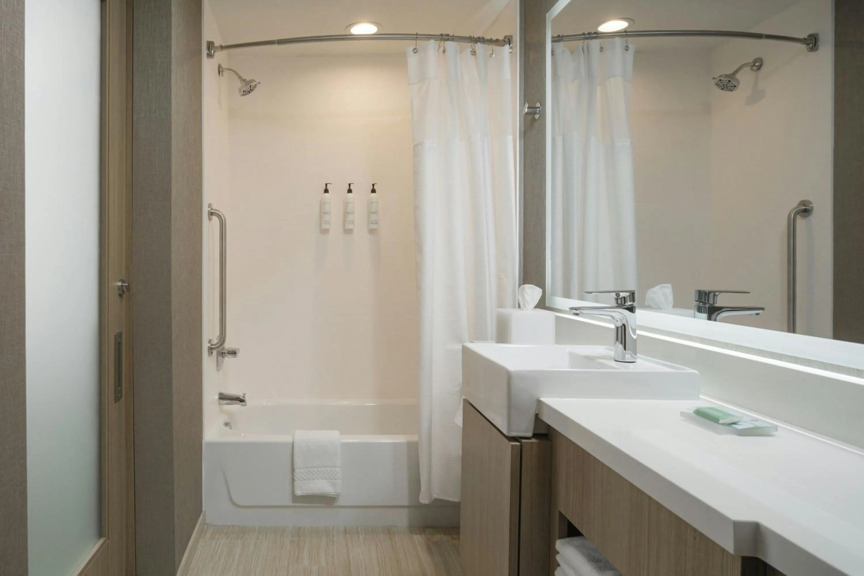 Bathroom in SpringHill Suites by Marriott Lexington Frankfort