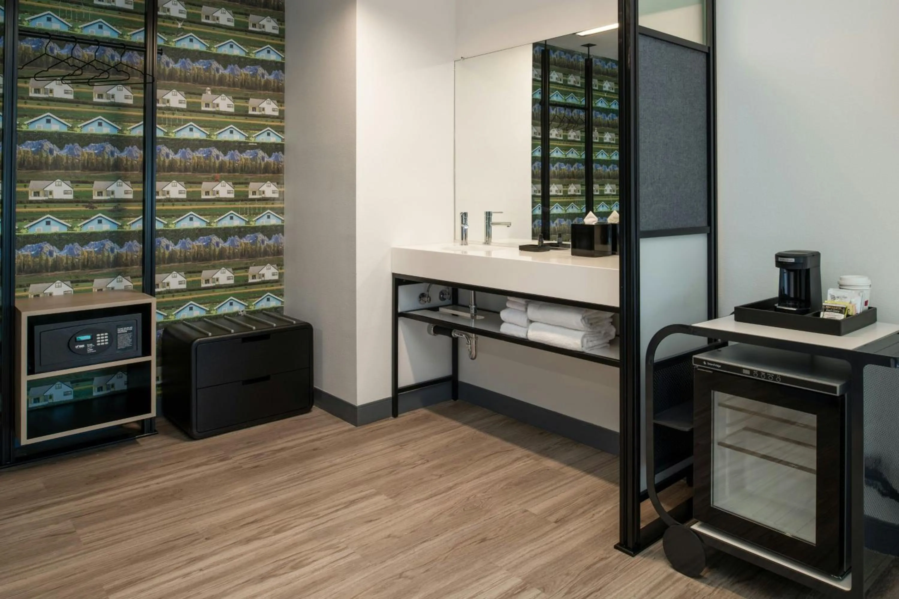 Bathroom in Aloft Sacramento Airport Natomas