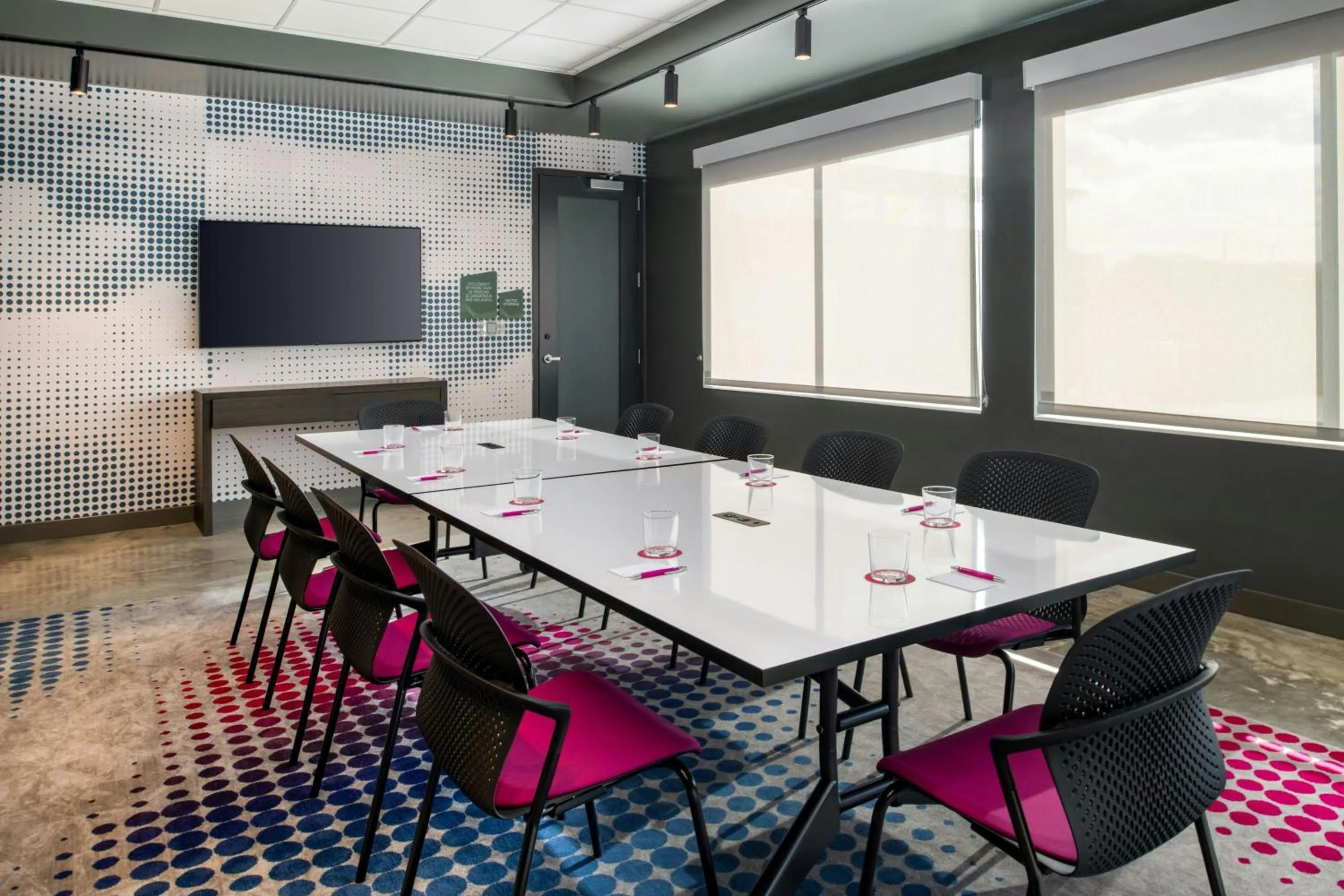 Meeting/conference room in Aloft Sacramento Airport Natomas
