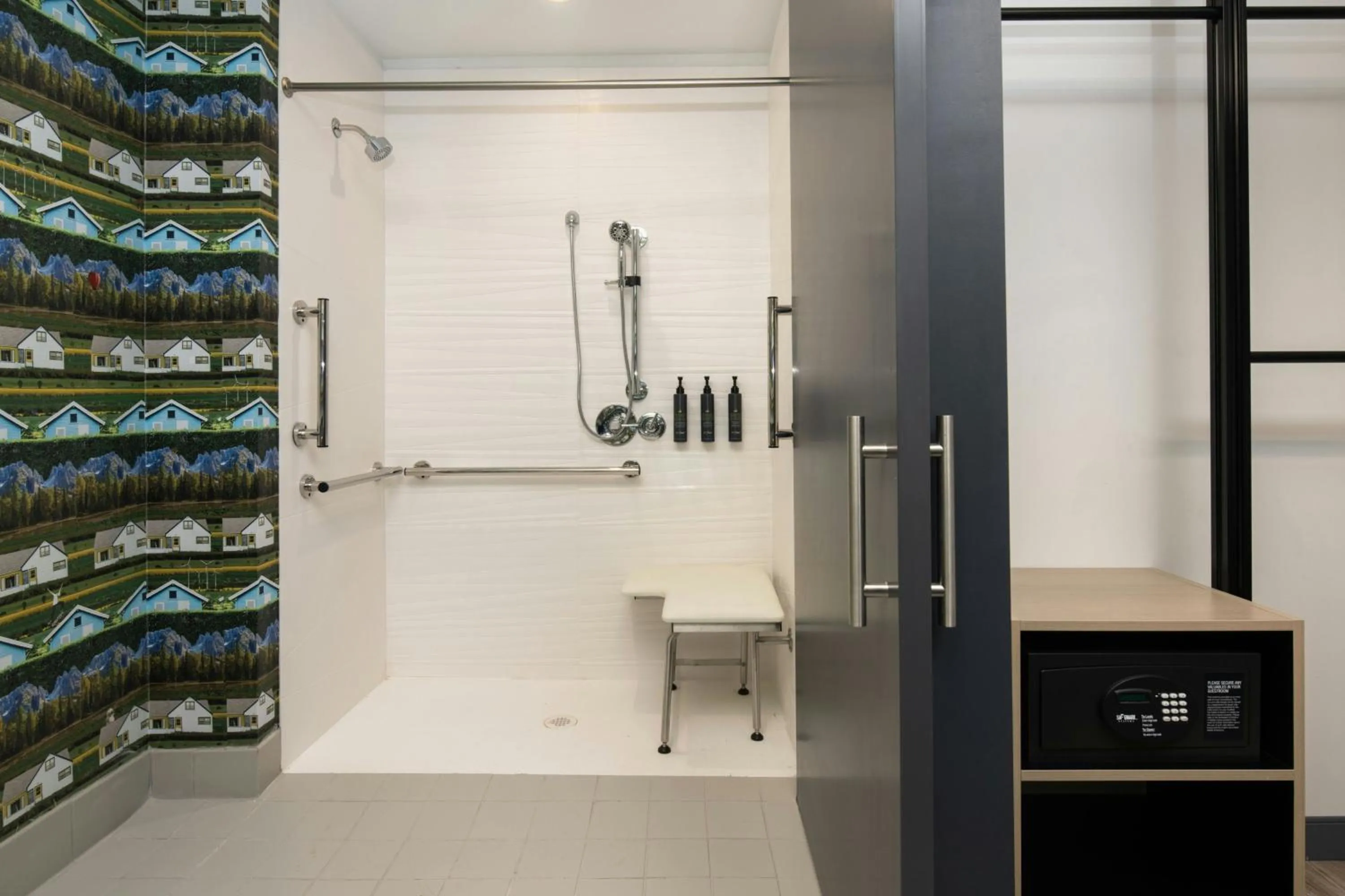 Bathroom in Aloft Sacramento Airport Natomas