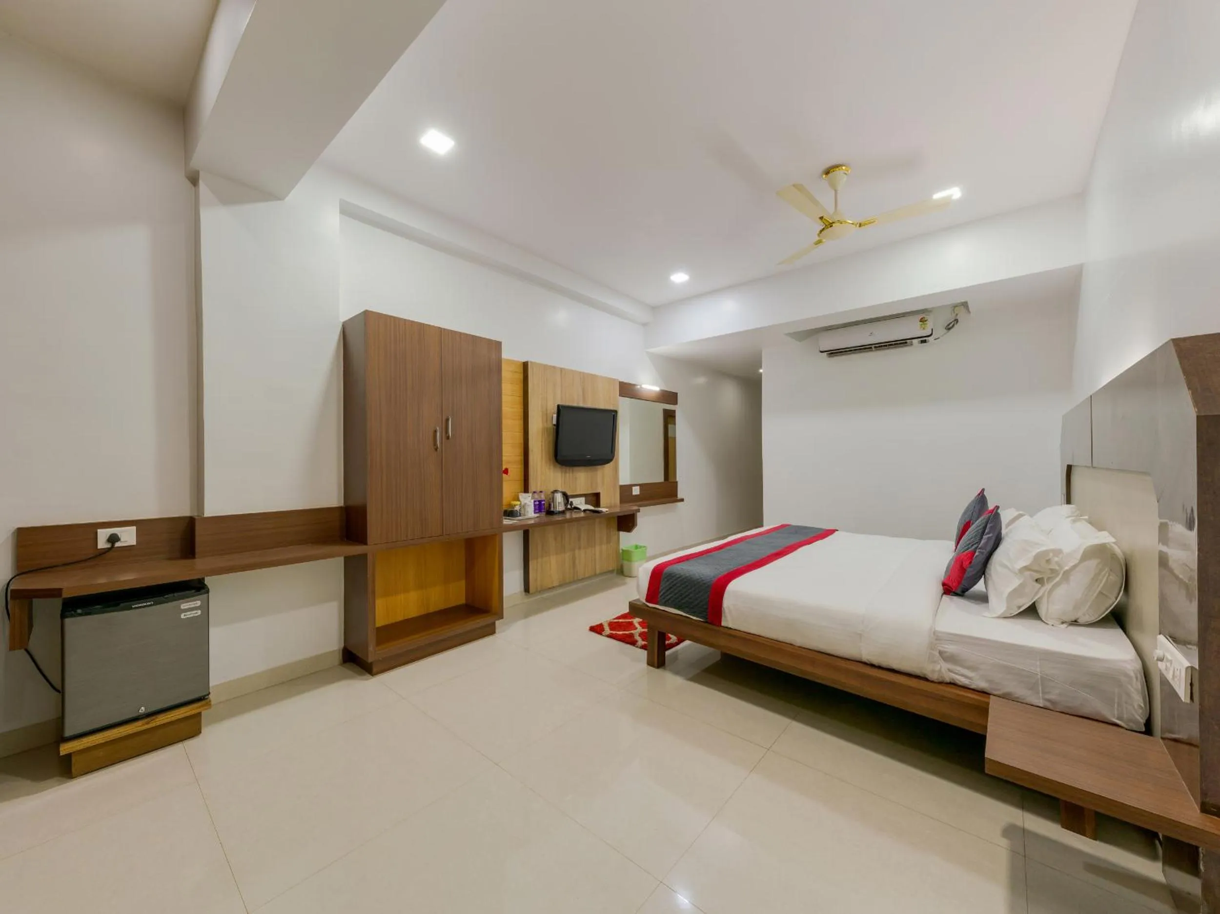 Bed in Hotel Vihar Deluxe