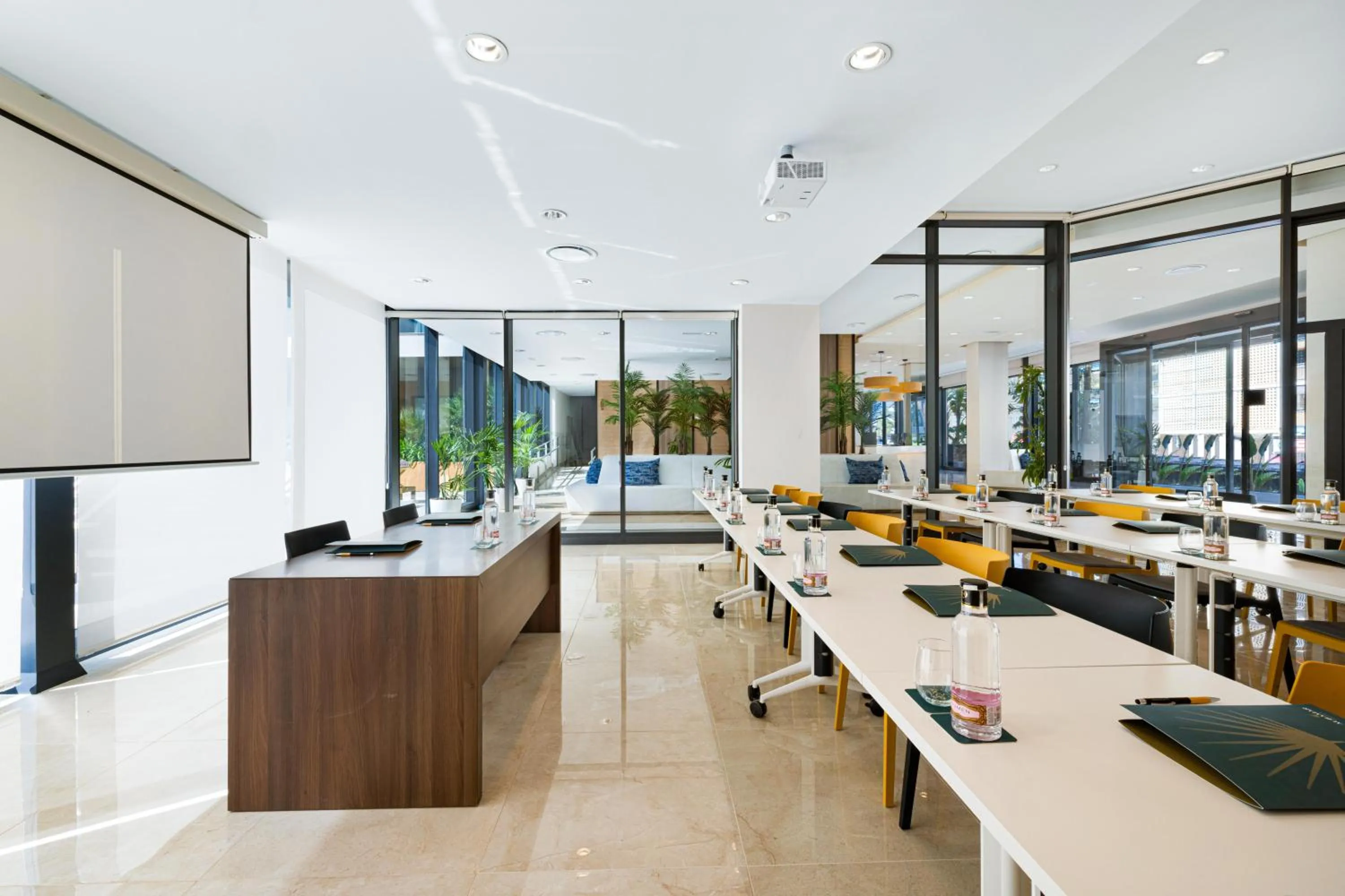 Business facilities in Hotel Aubamar Bali