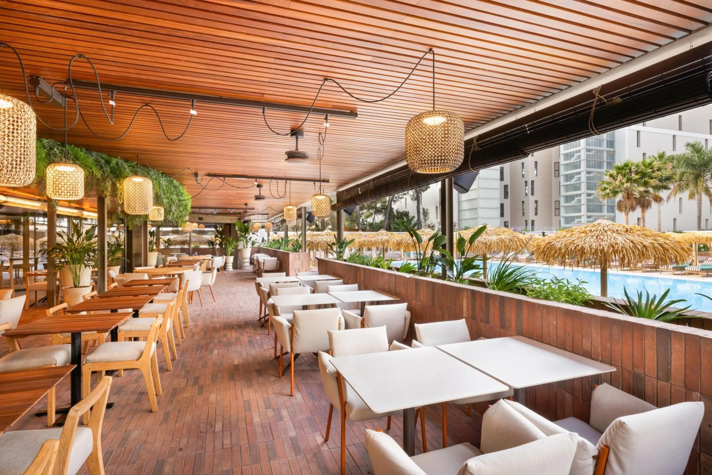 Restaurant/places to eat in Hotel Aubamar Bali