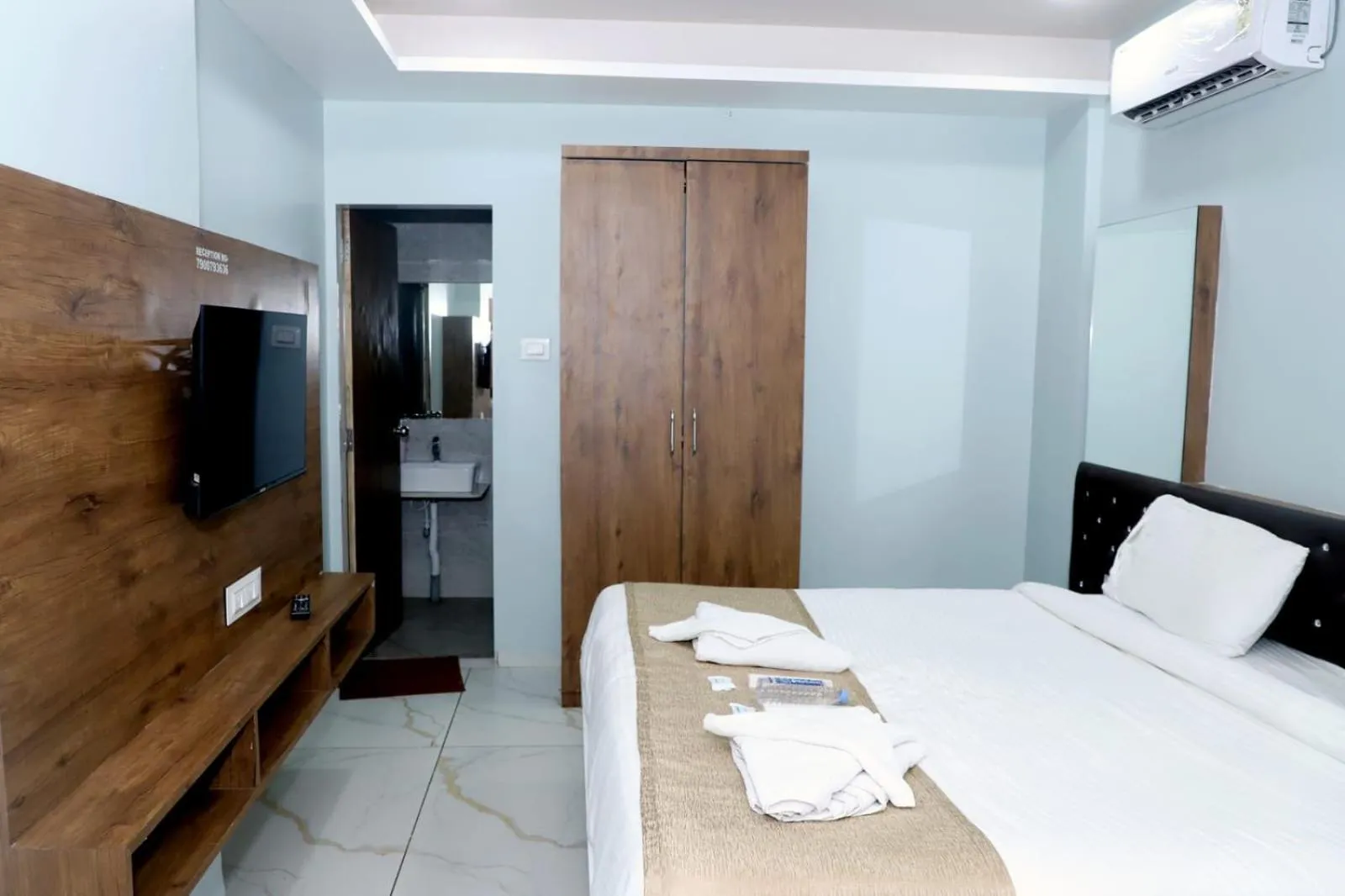 Bed in Twarita Executive Lodge