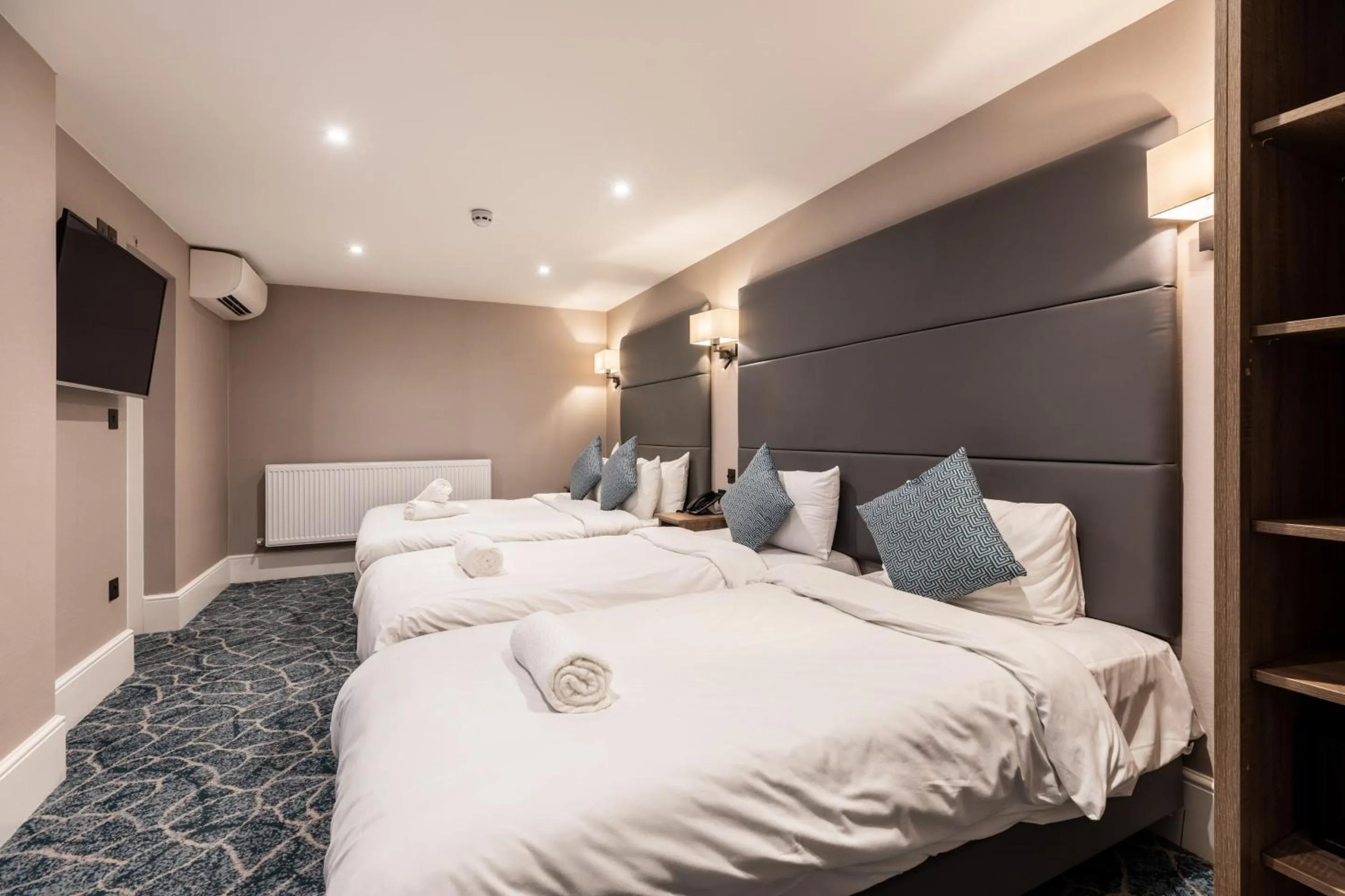 Bedroom, Bed in The Chapter Hotels - The J Hyde Park