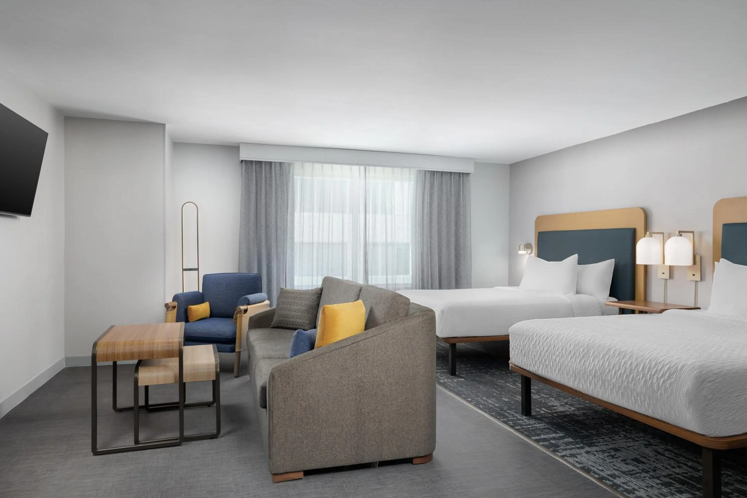 Bedroom, Bed in Homewood Suites By Hilton Newport Cincinnati