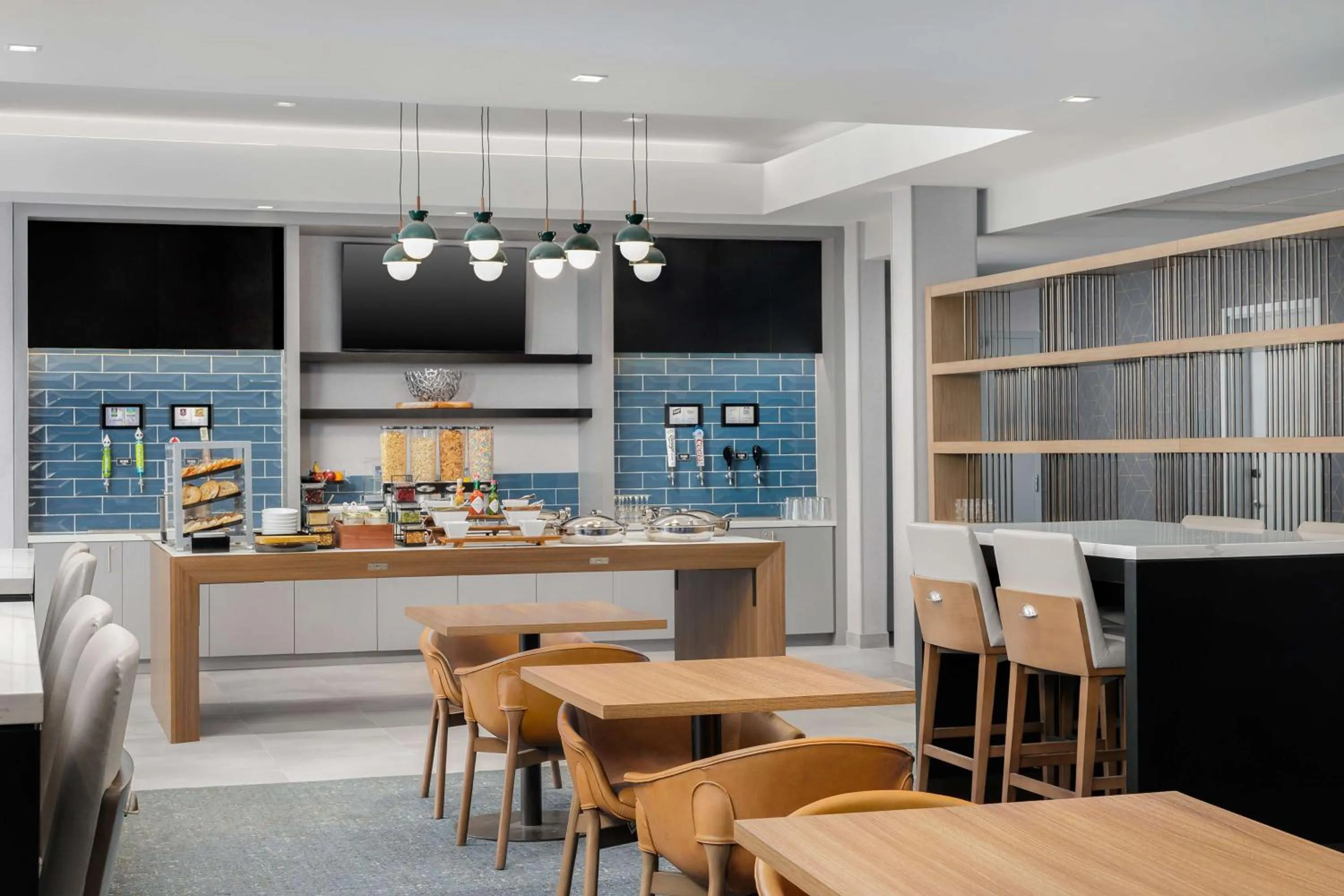 Breakfast in Homewood Suites By Hilton Newport Cincinnati