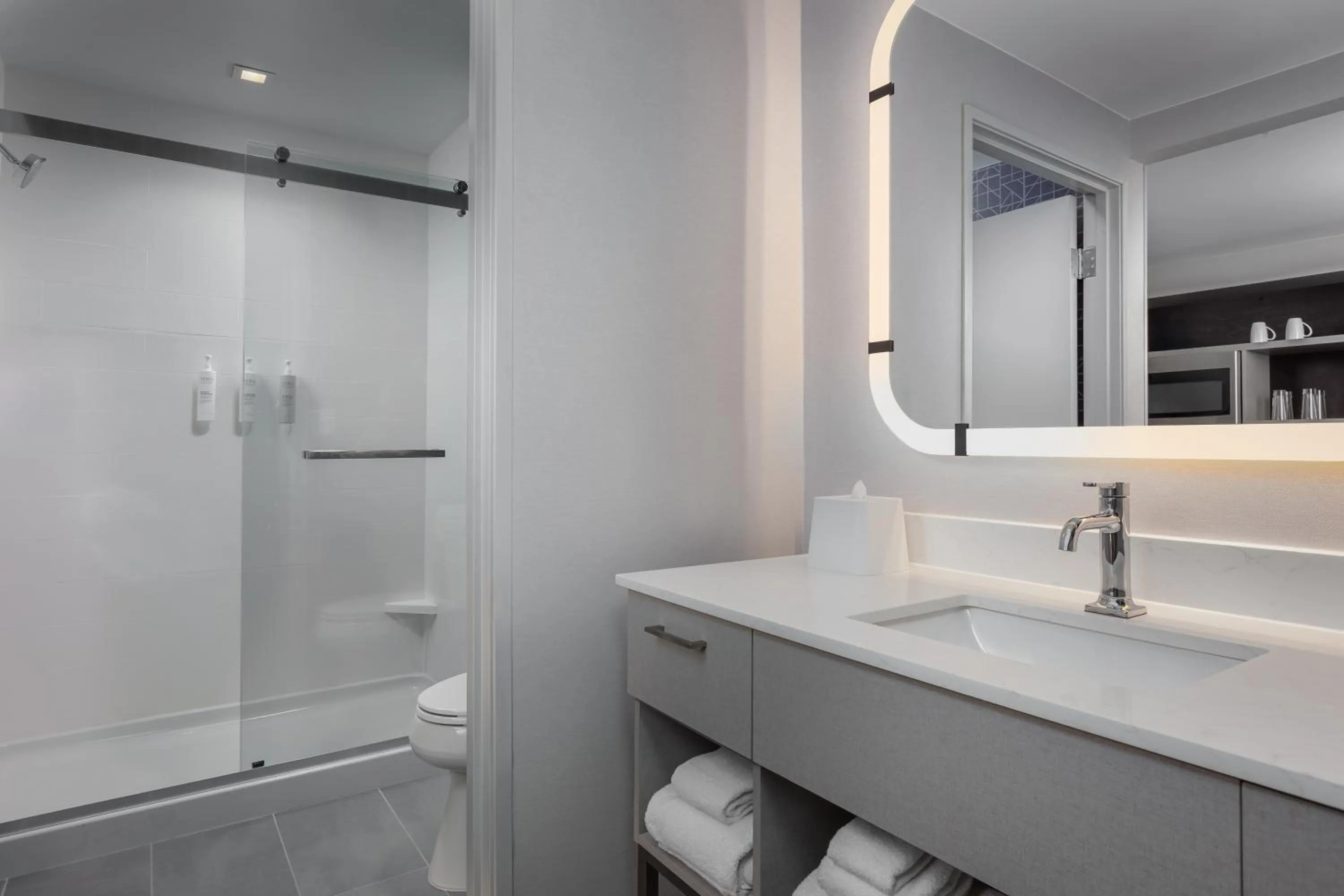 Bathroom in Homewood Suites By Hilton Newport Cincinnati