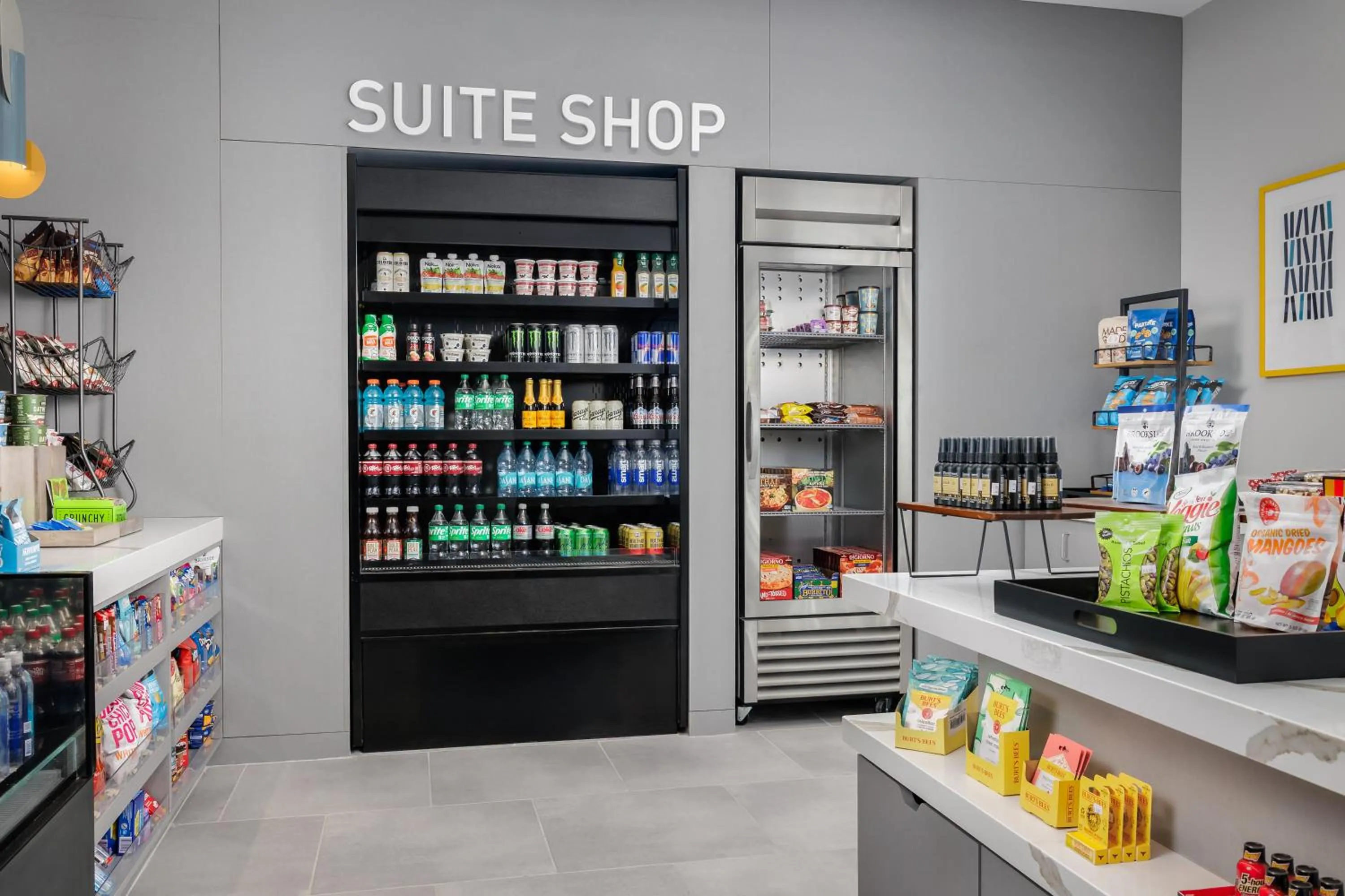 On-site shops in Homewood Suites By Hilton Newport Cincinnati