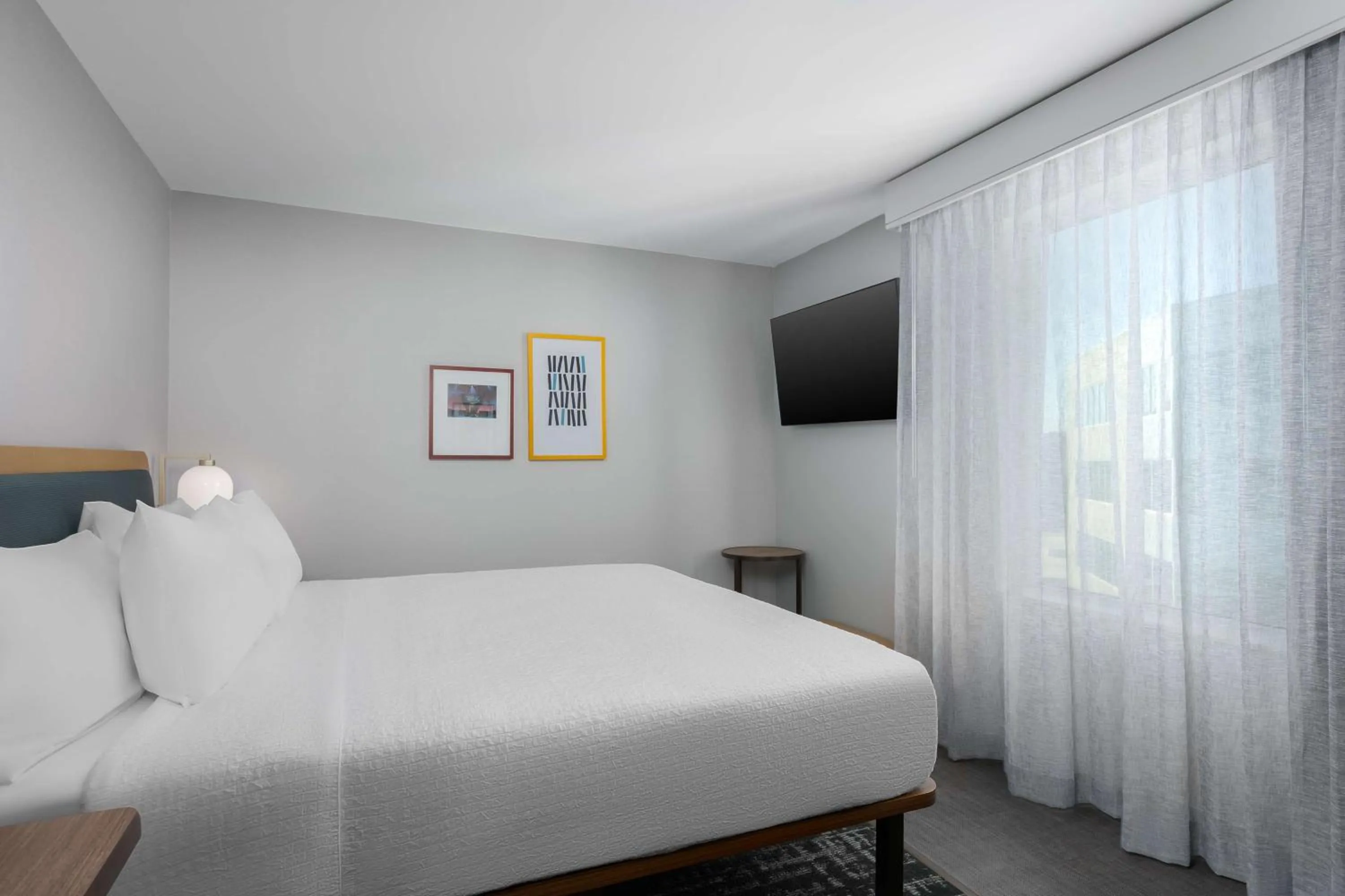 Bed in Homewood Suites By Hilton Newport Cincinnati