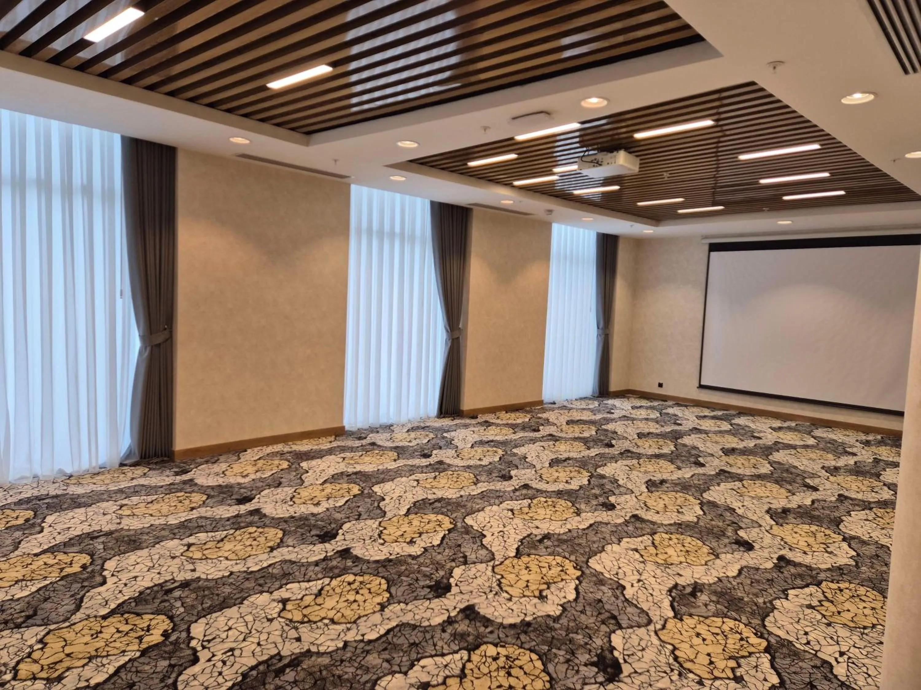 Meeting/conference room in Hilton Garden Inn Termez Airitom
