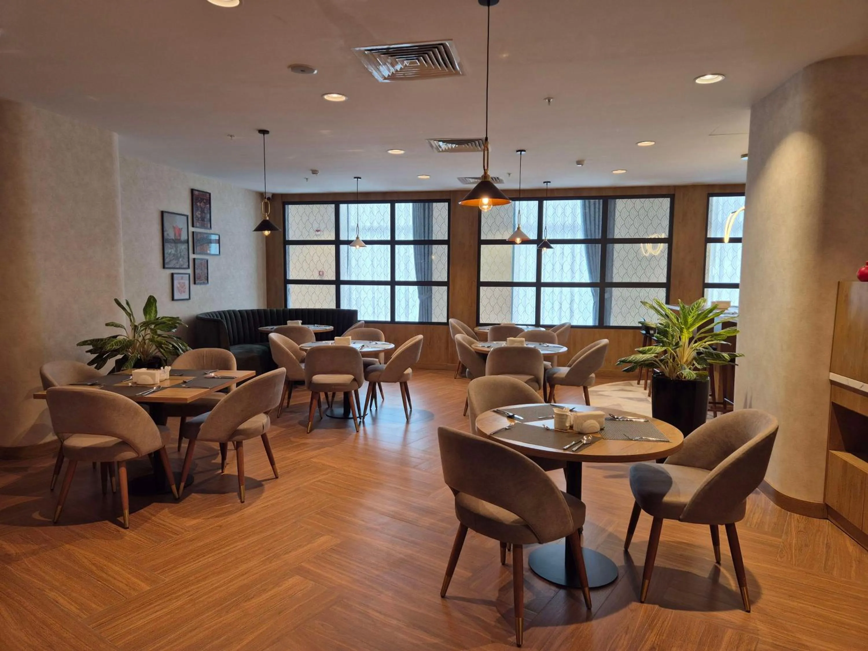 Restaurant/places to eat in Hilton Garden Inn Termez Airitom