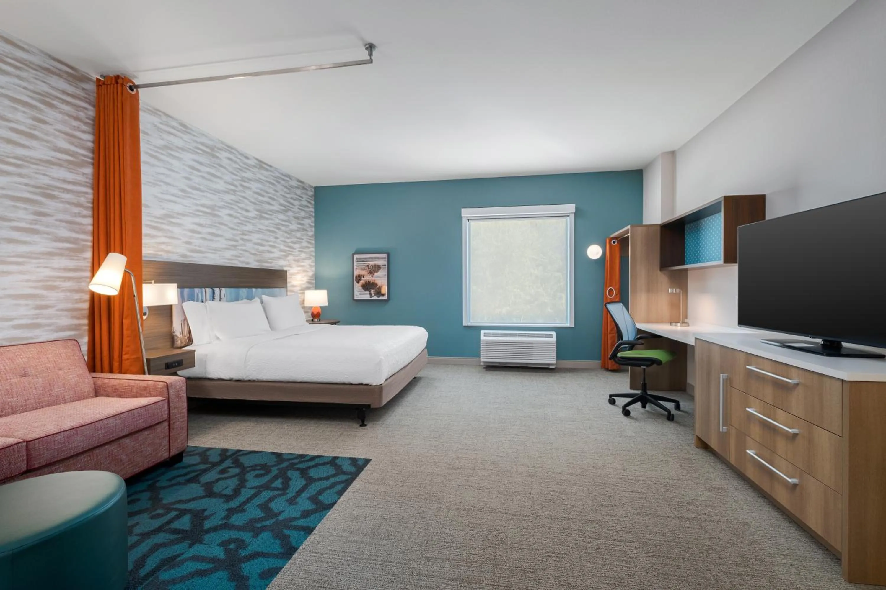 Bed in Home2 Suites By Hilton Phoenix Midtown