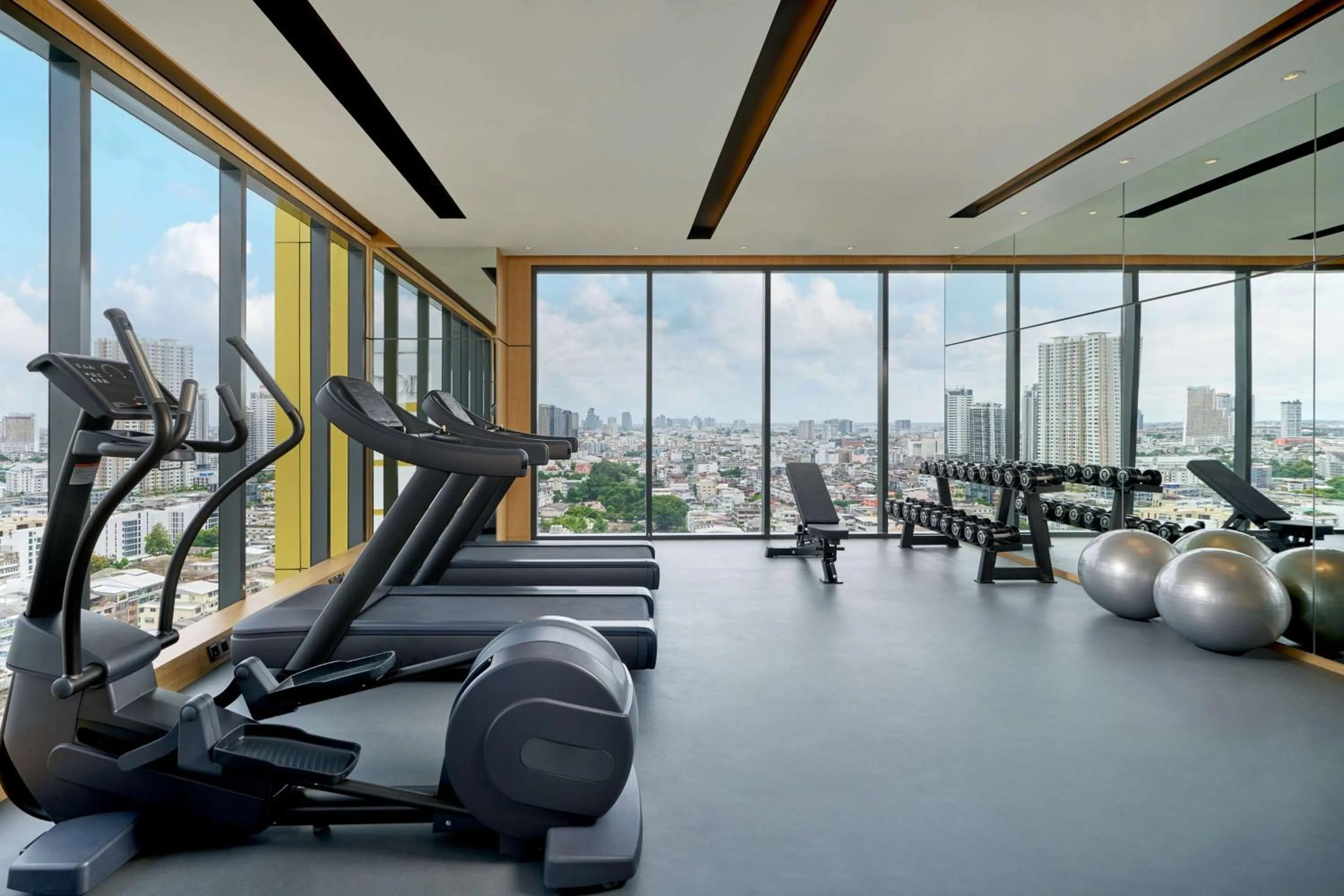 Fitness centre/facilities in Hilton Garden Inn Bangkok Riverside